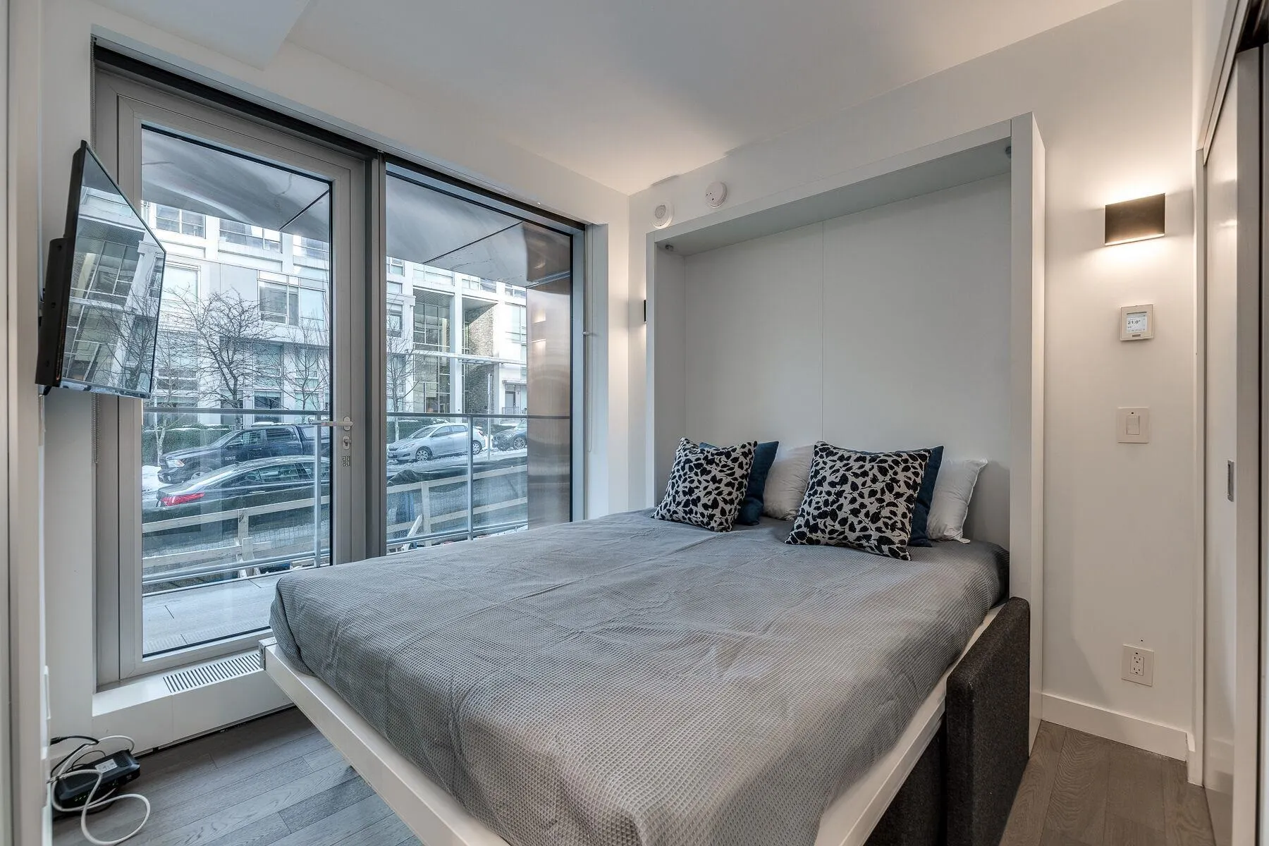 1480 Howe Street #203