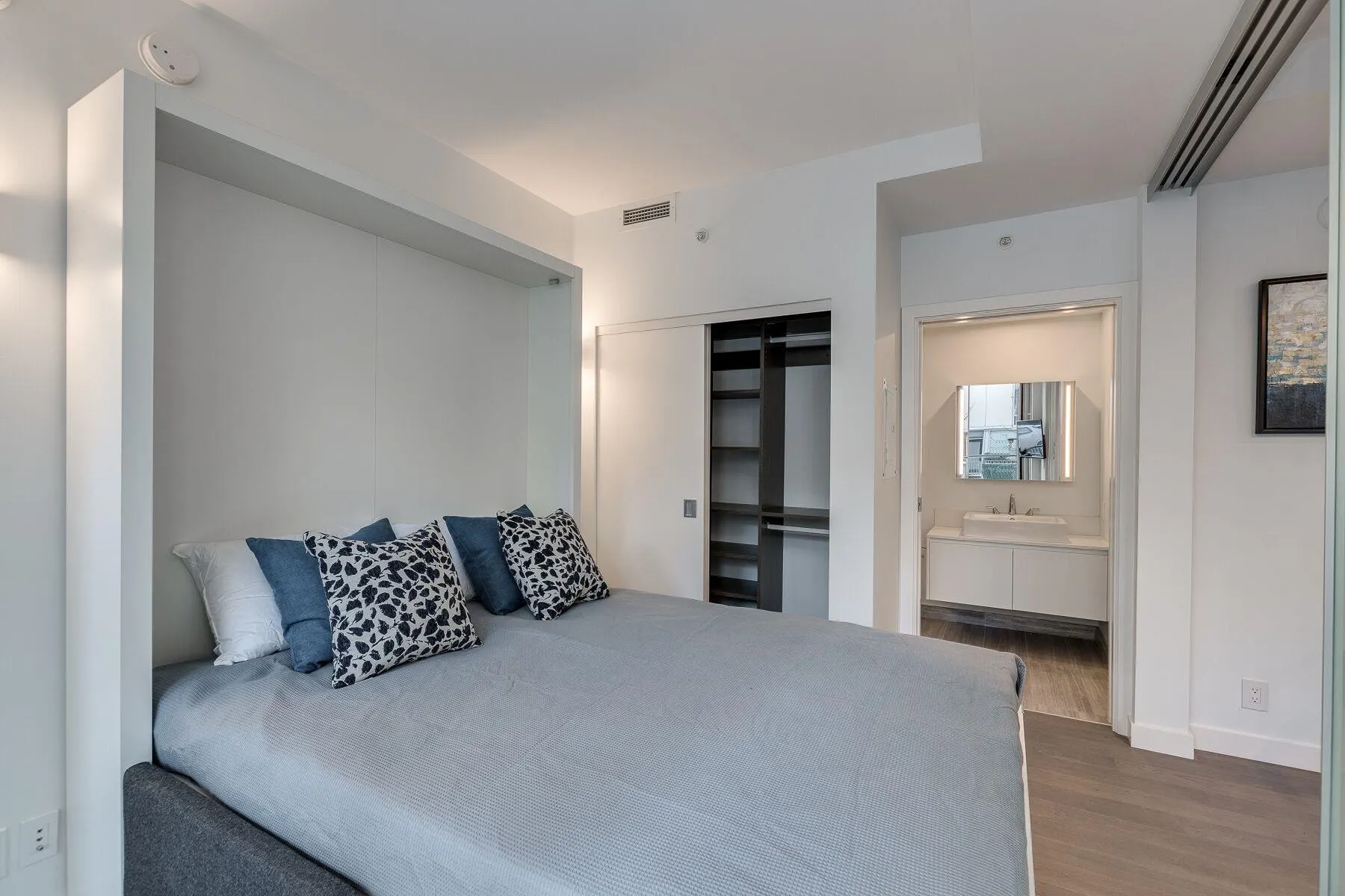 1480 Howe Street #203