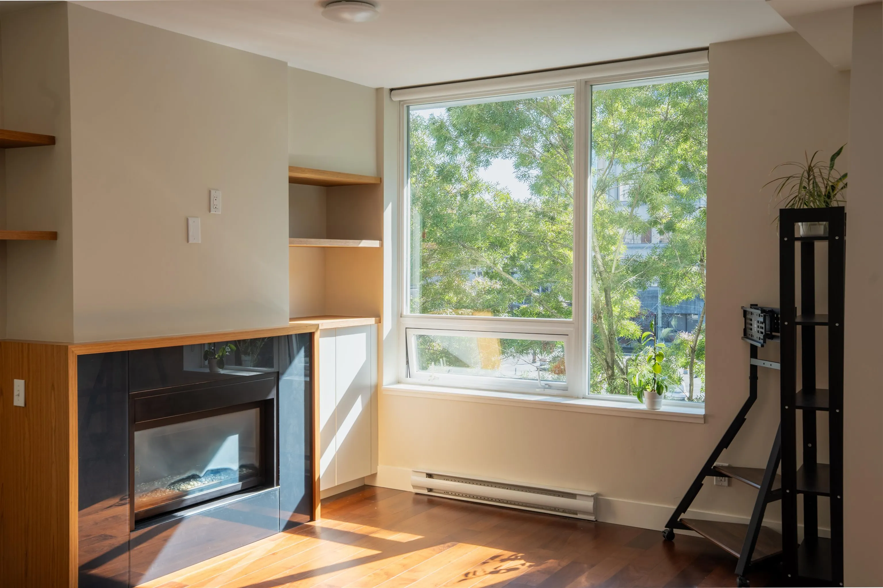 1675 W 8 Avenue #504