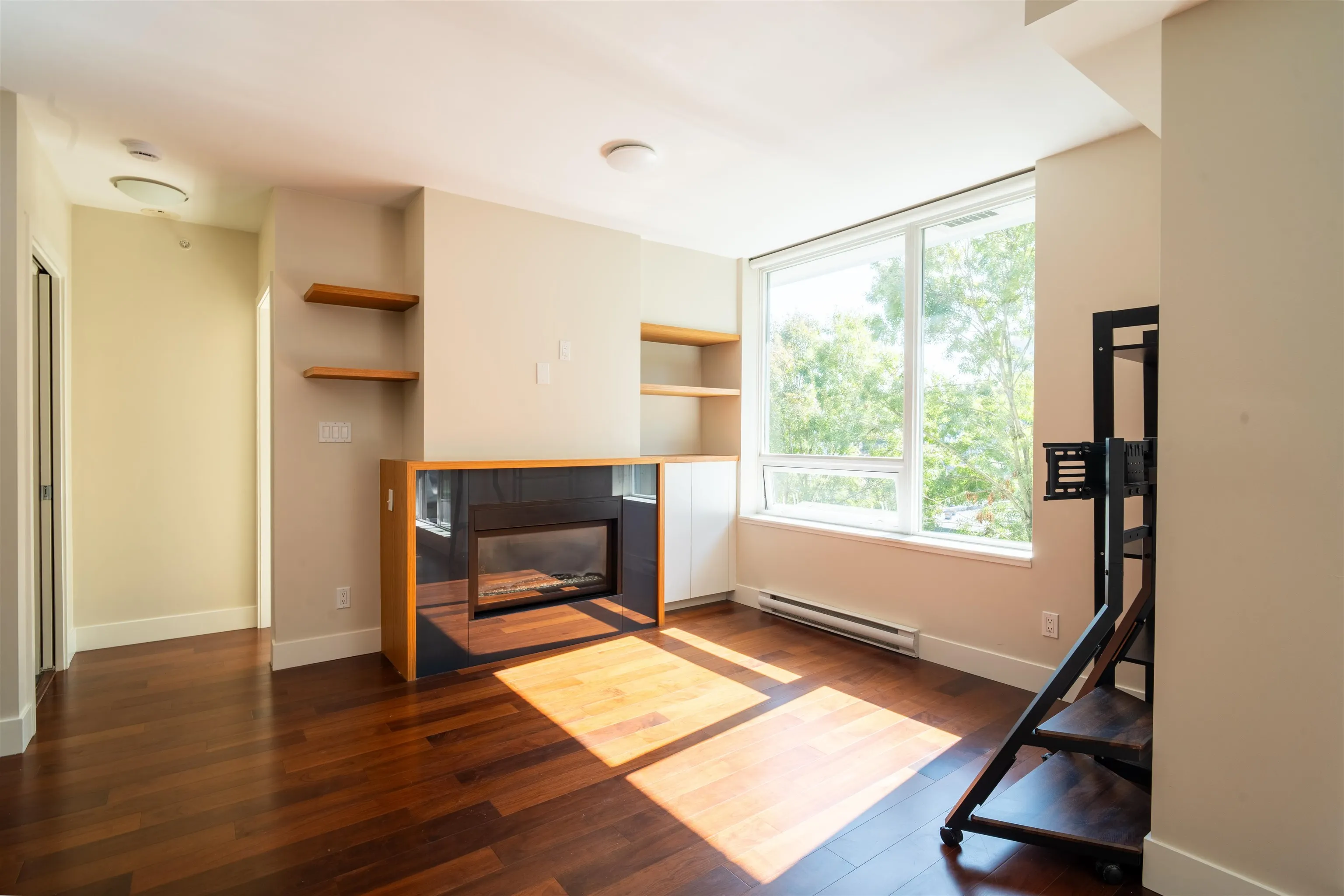 1675 W 8 Avenue #504