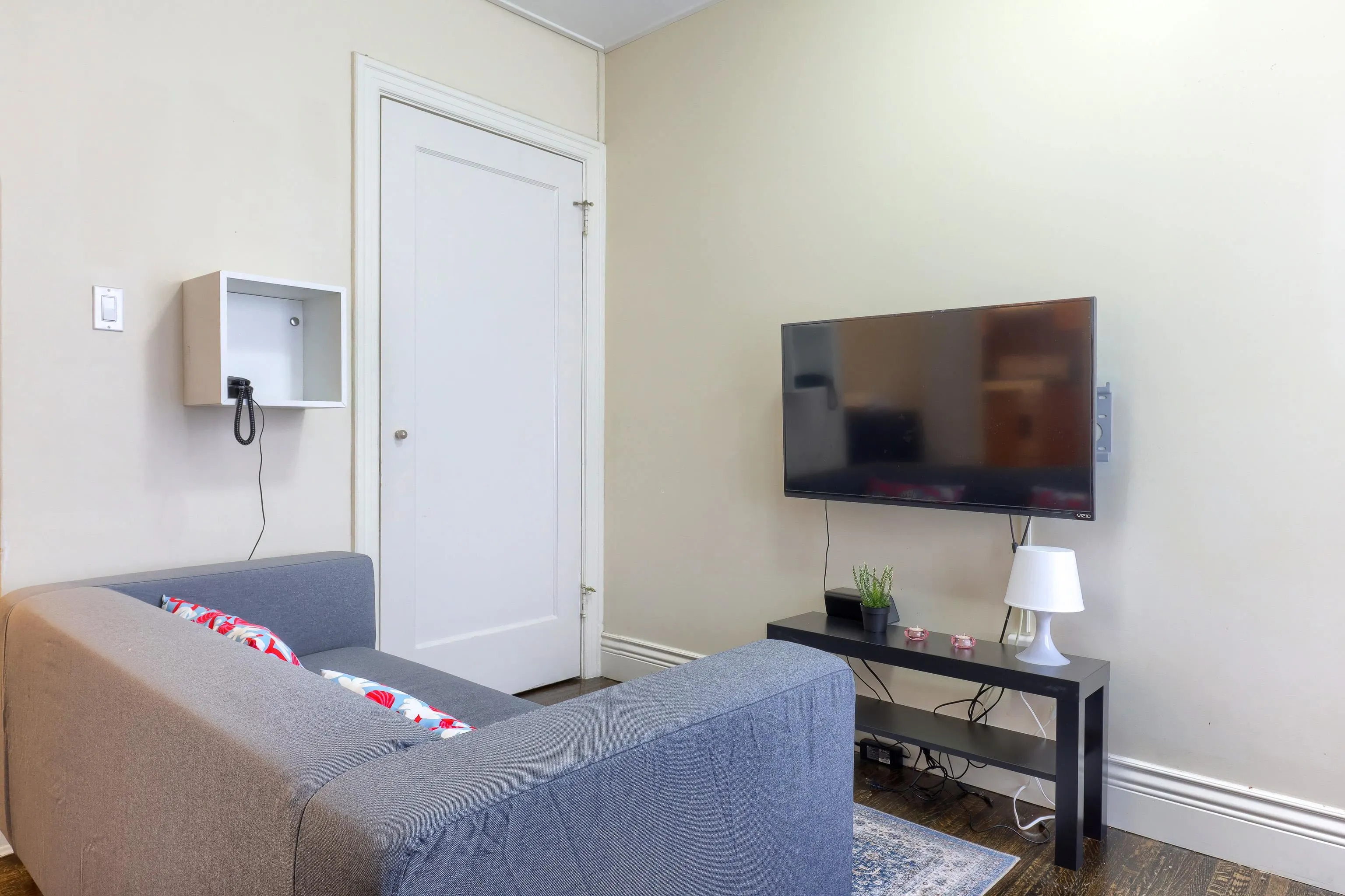 935 Jervis Street #6