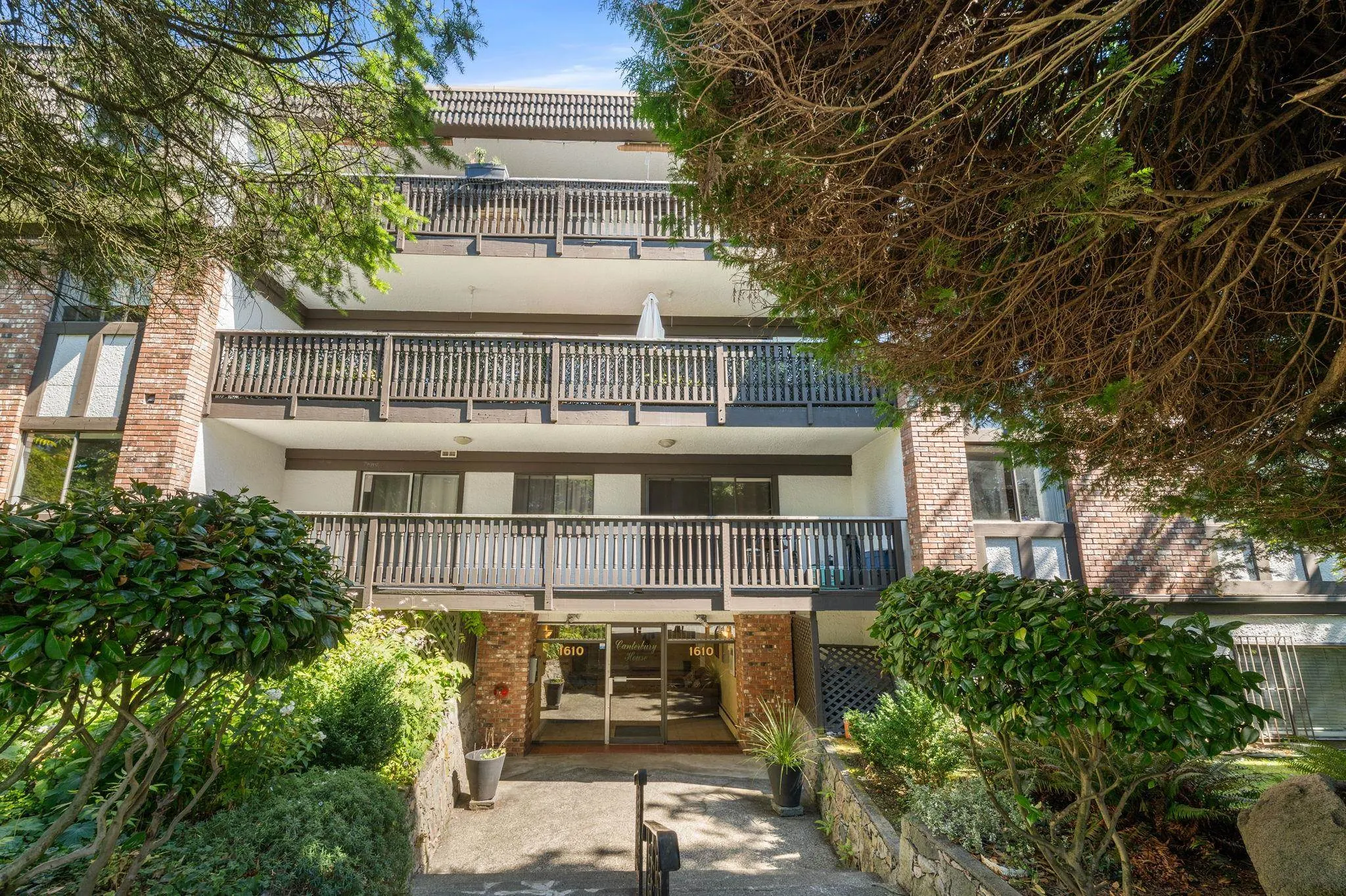 1610 Chesterfield Avenue #202