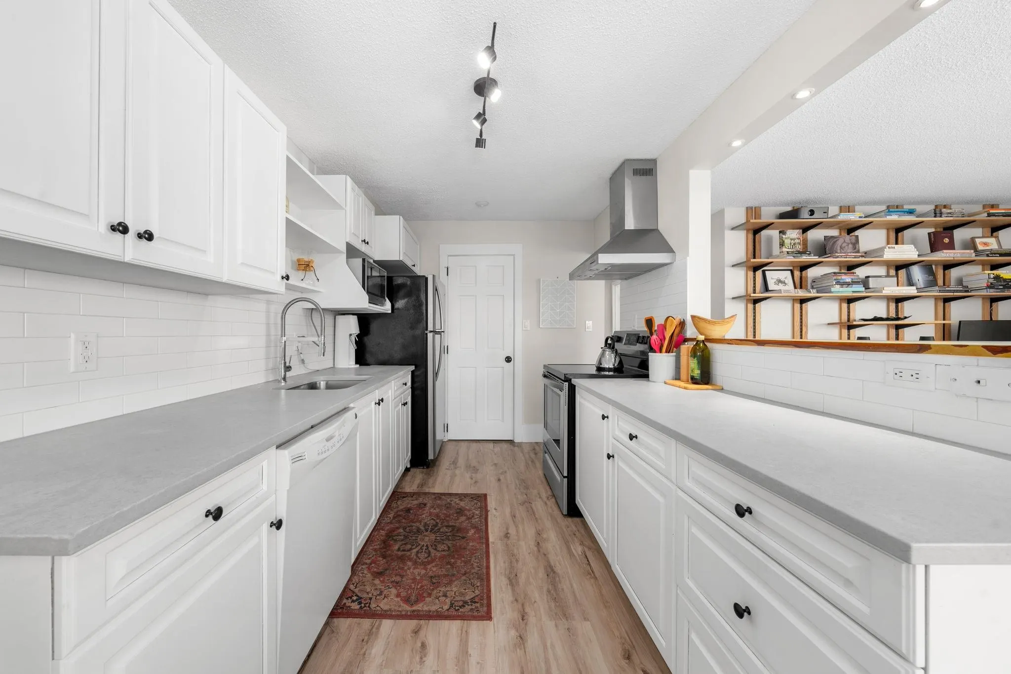 1610 Chesterfield Avenue #202