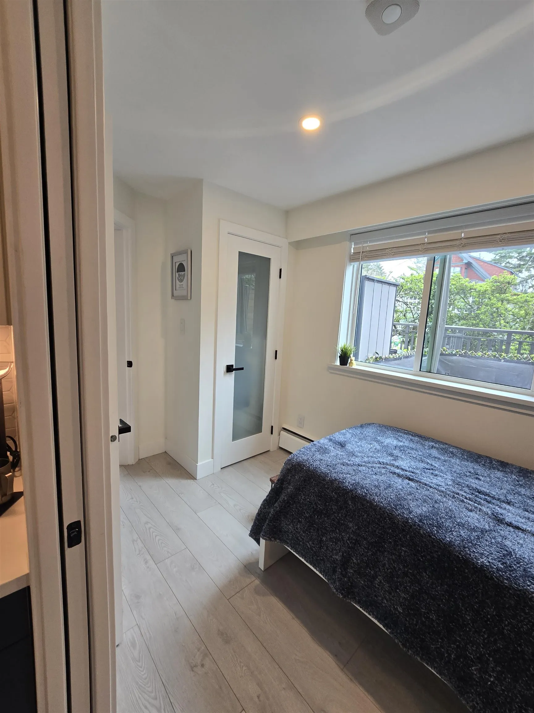 2121 W 6th Avenue #101