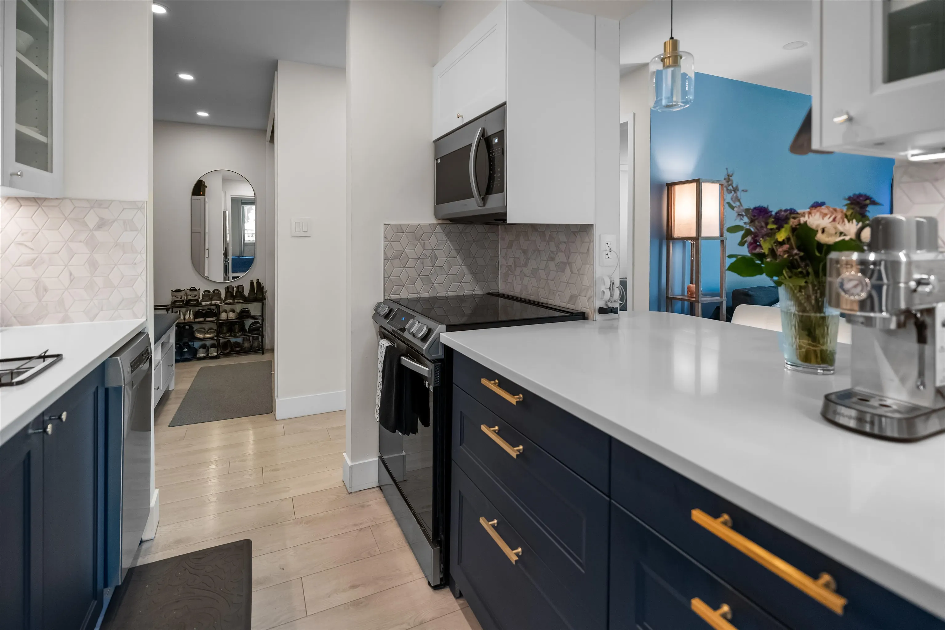 2121 W 6th Avenue #101