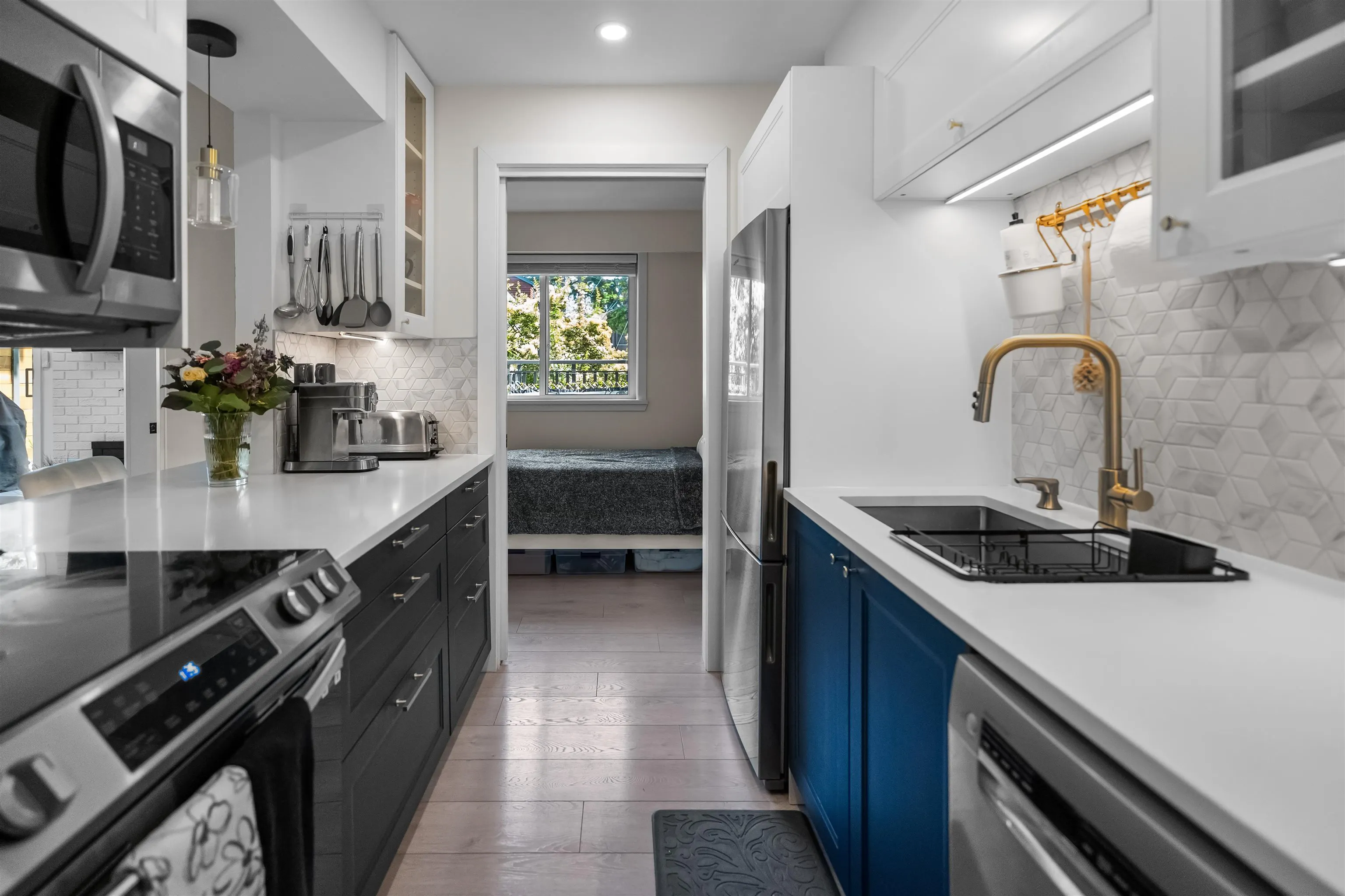 2121 W 6th Avenue #101