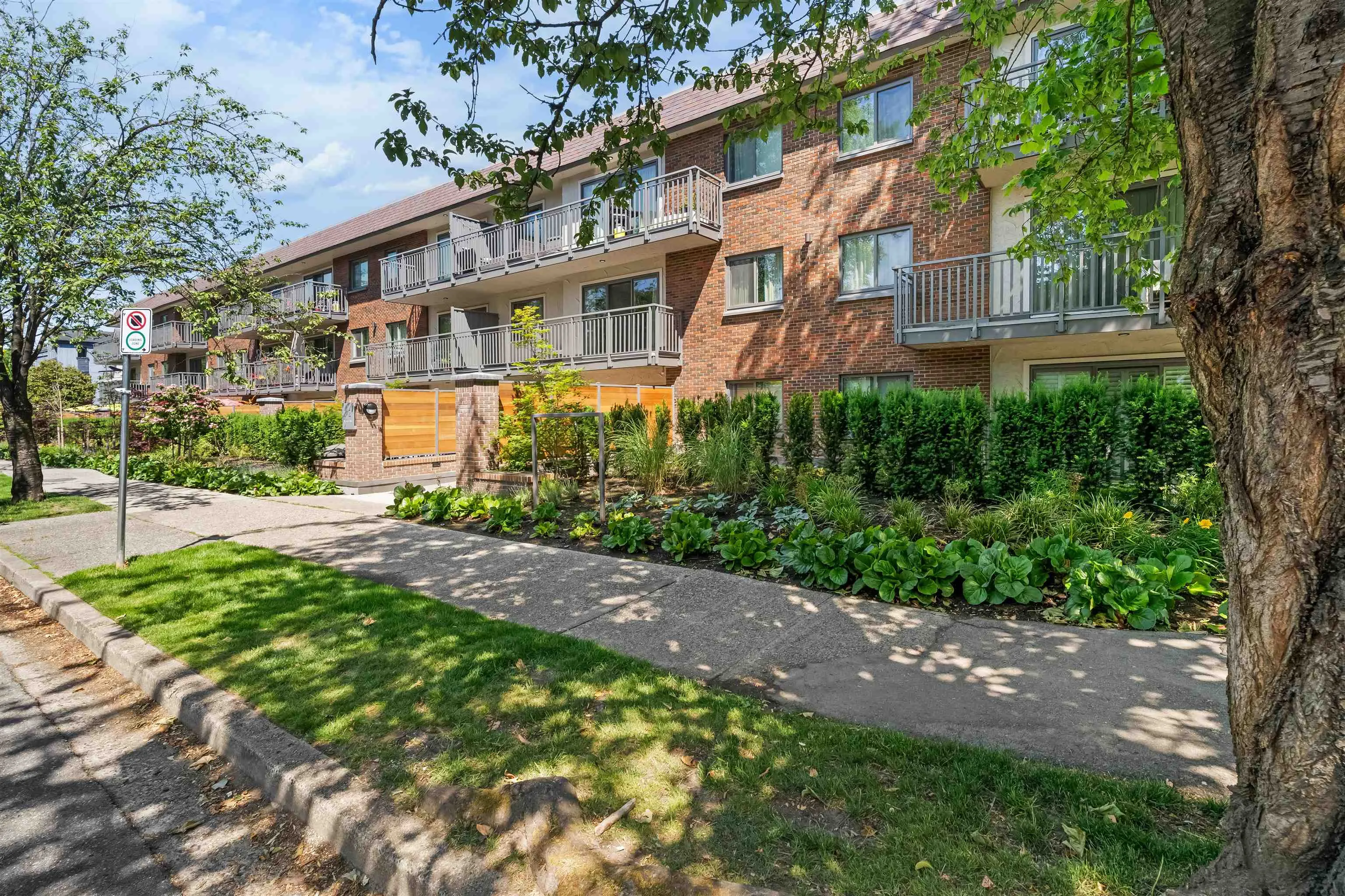 2121 W 6th Avenue #101