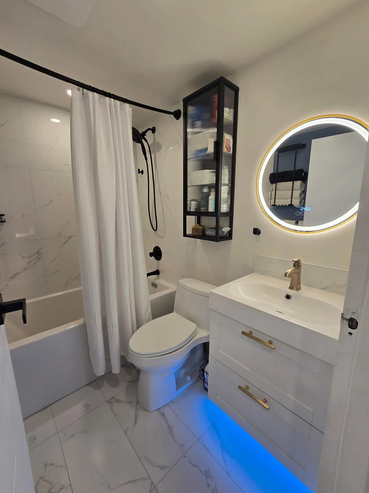 2121 W 6th Avenue #101