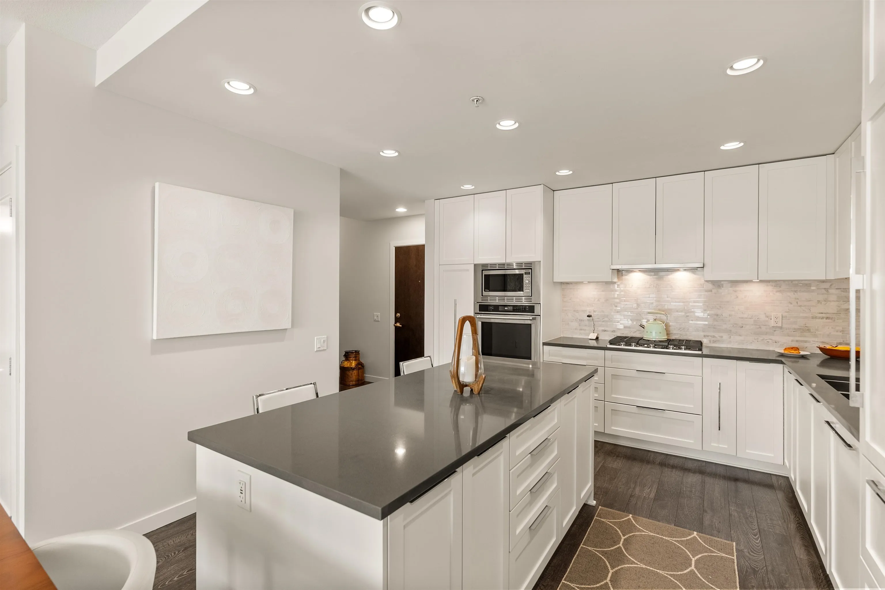 3911 Cates Landing Way #305