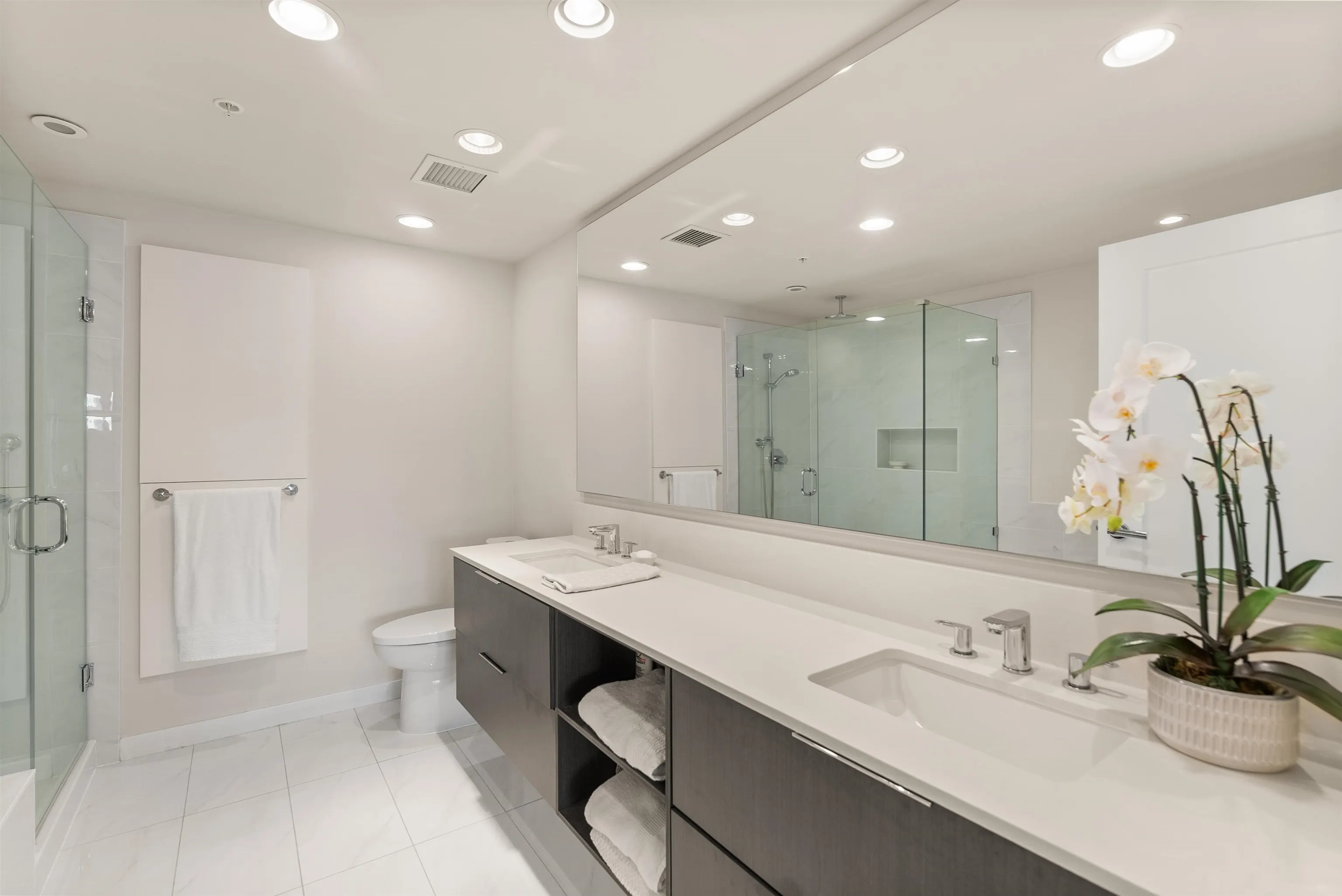 3911 Cates Landing Way #305