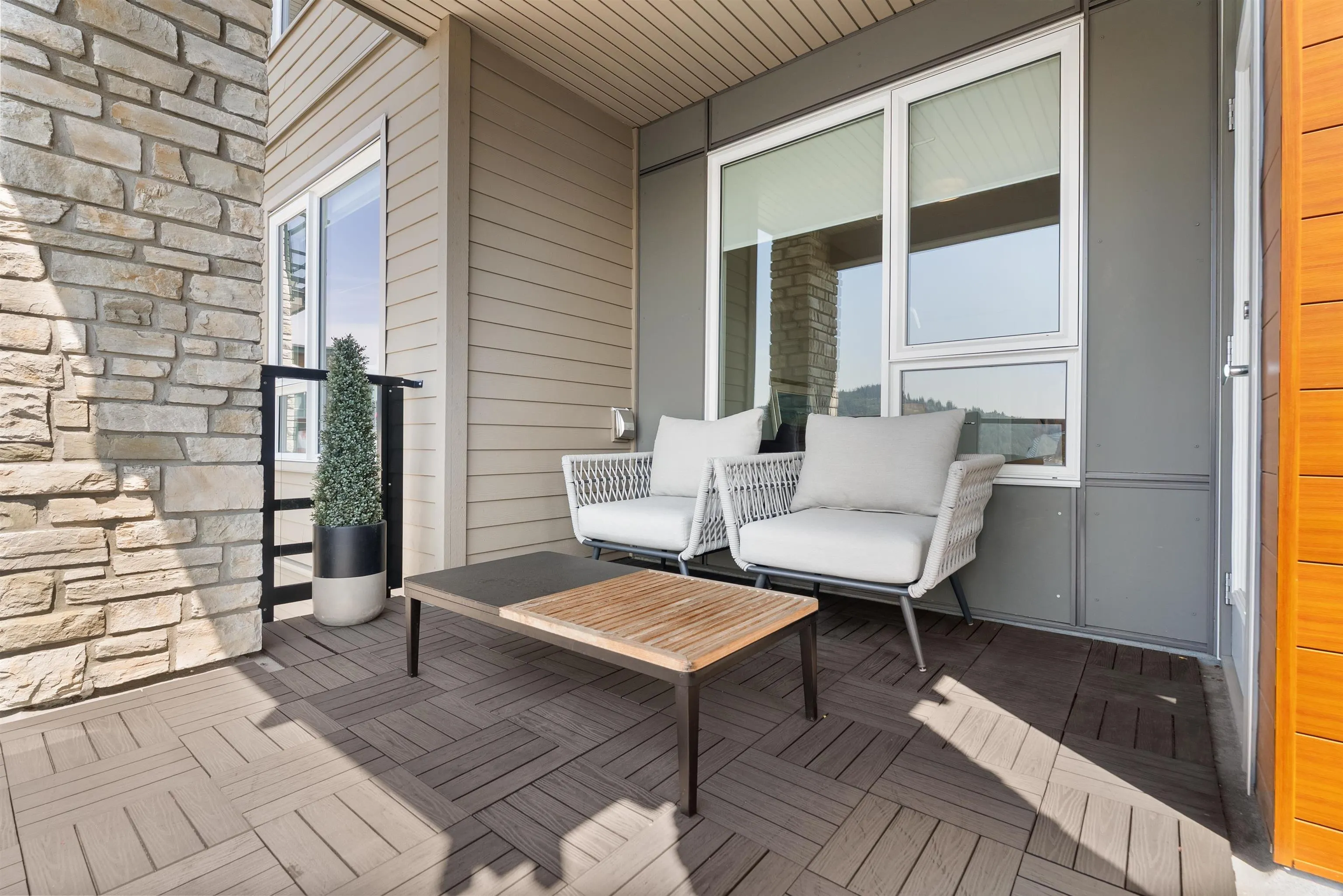 3911 Cates Landing Way #305