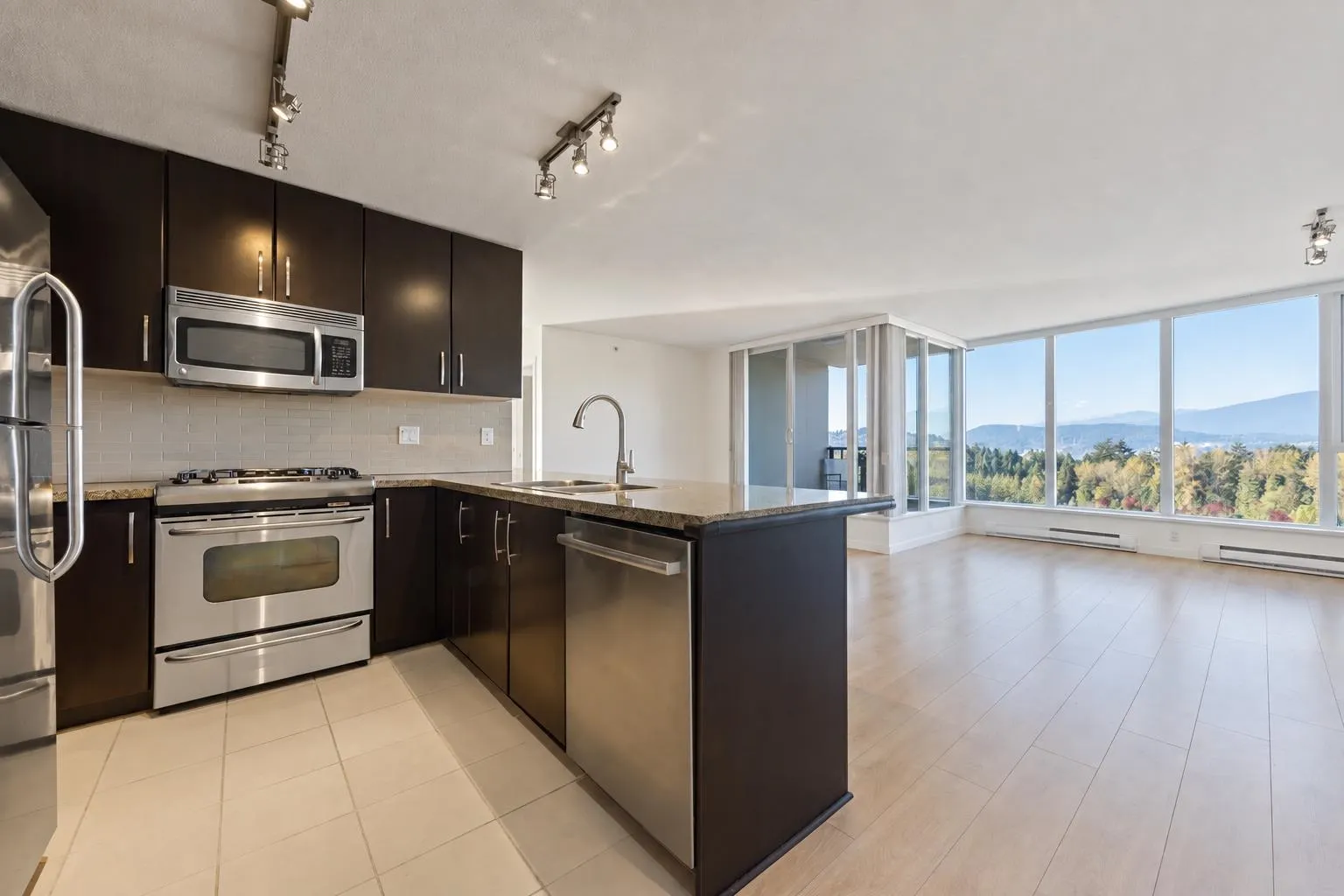 651 Nootka Way #1603