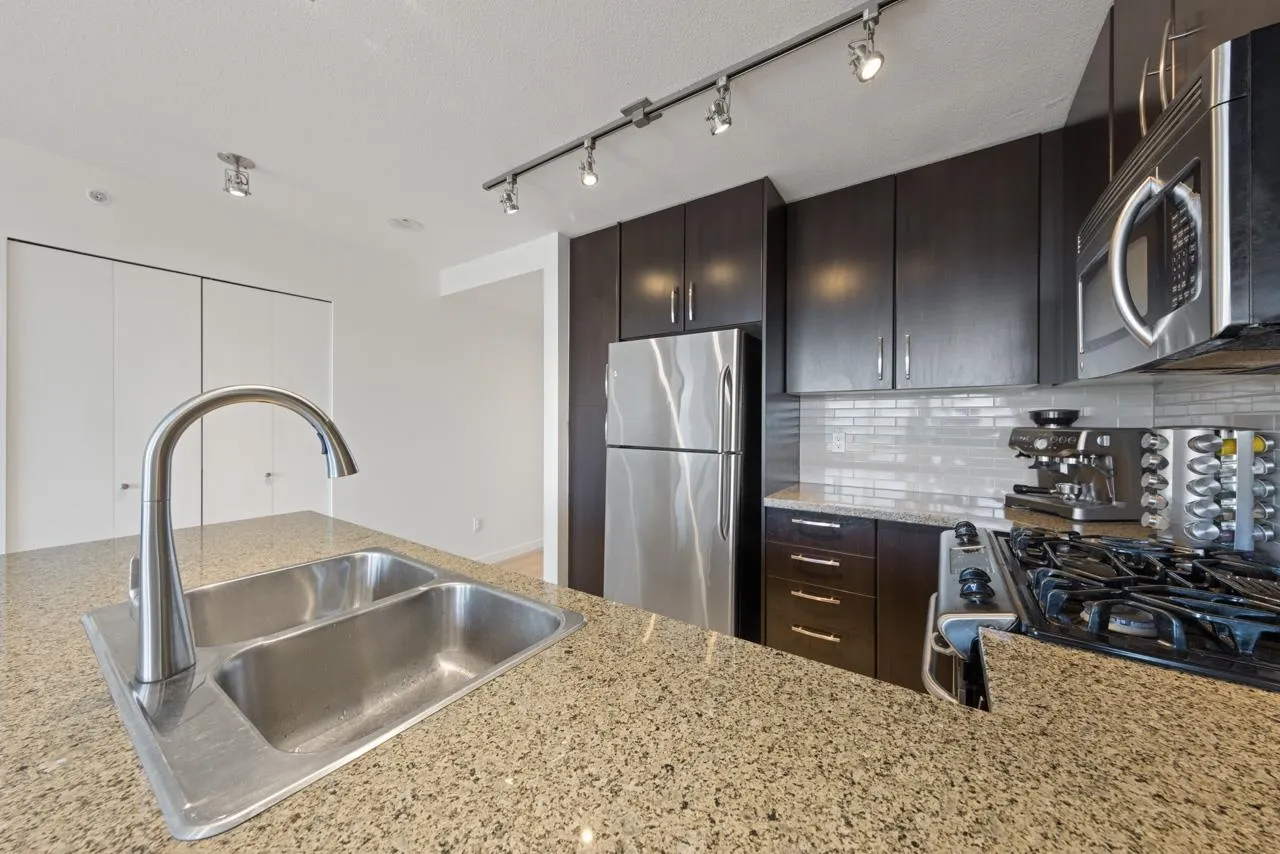651 Nootka Way #1603