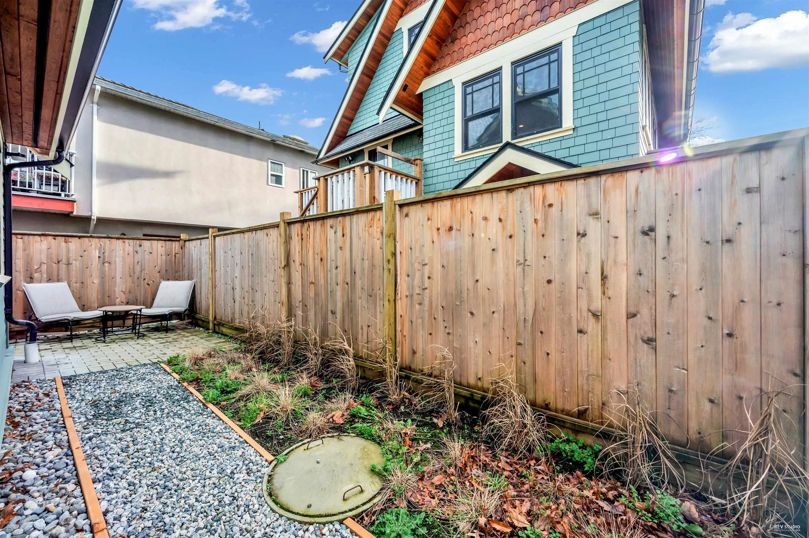 768 Garden Dr,  Bc