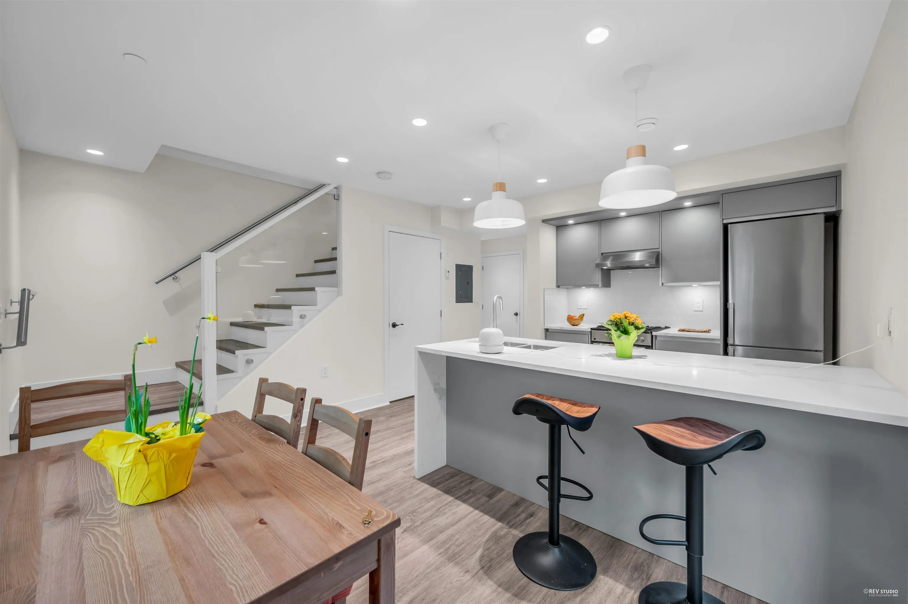 768 Garden Dr,  Bc