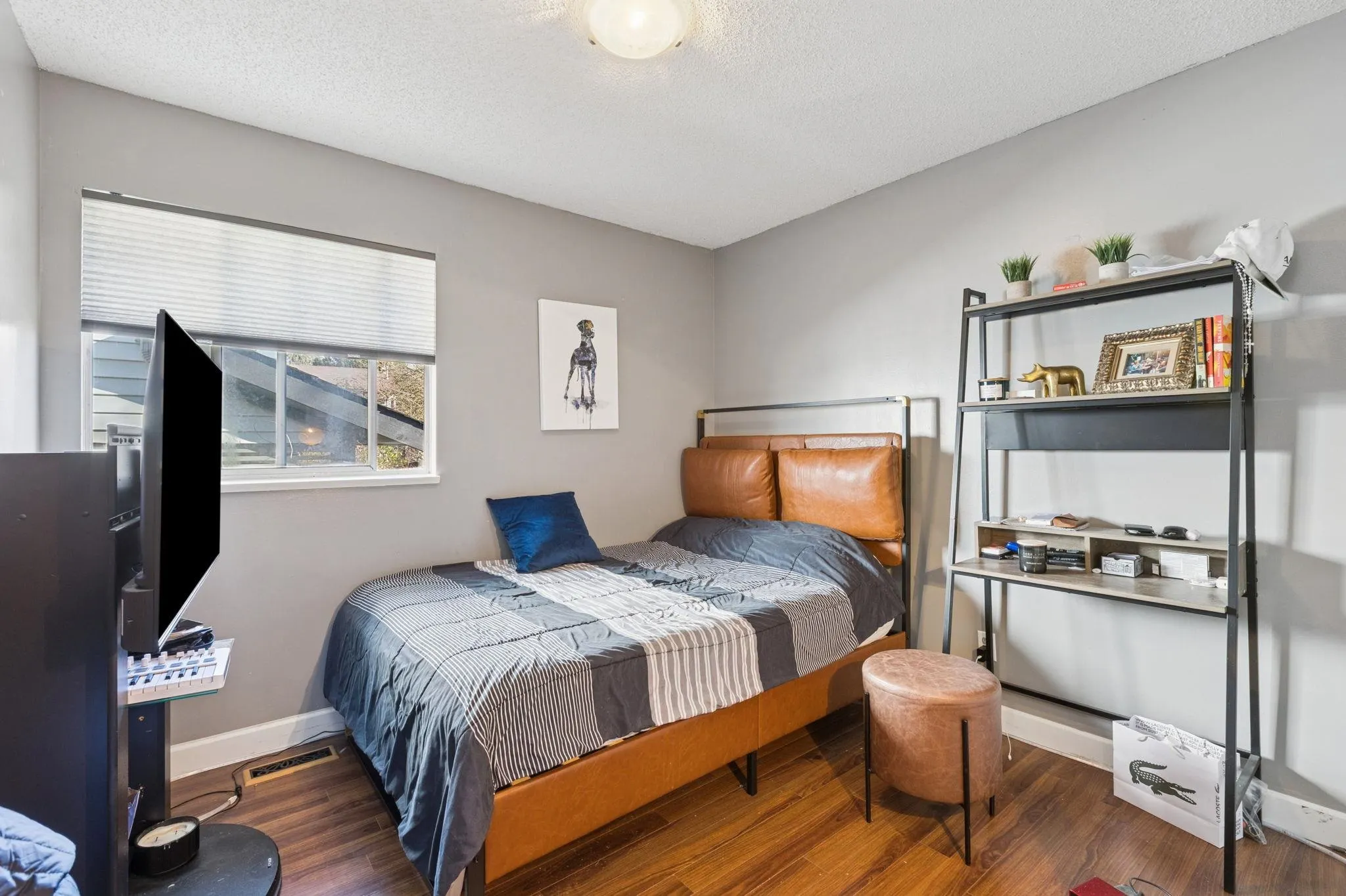 875 Porteau Place