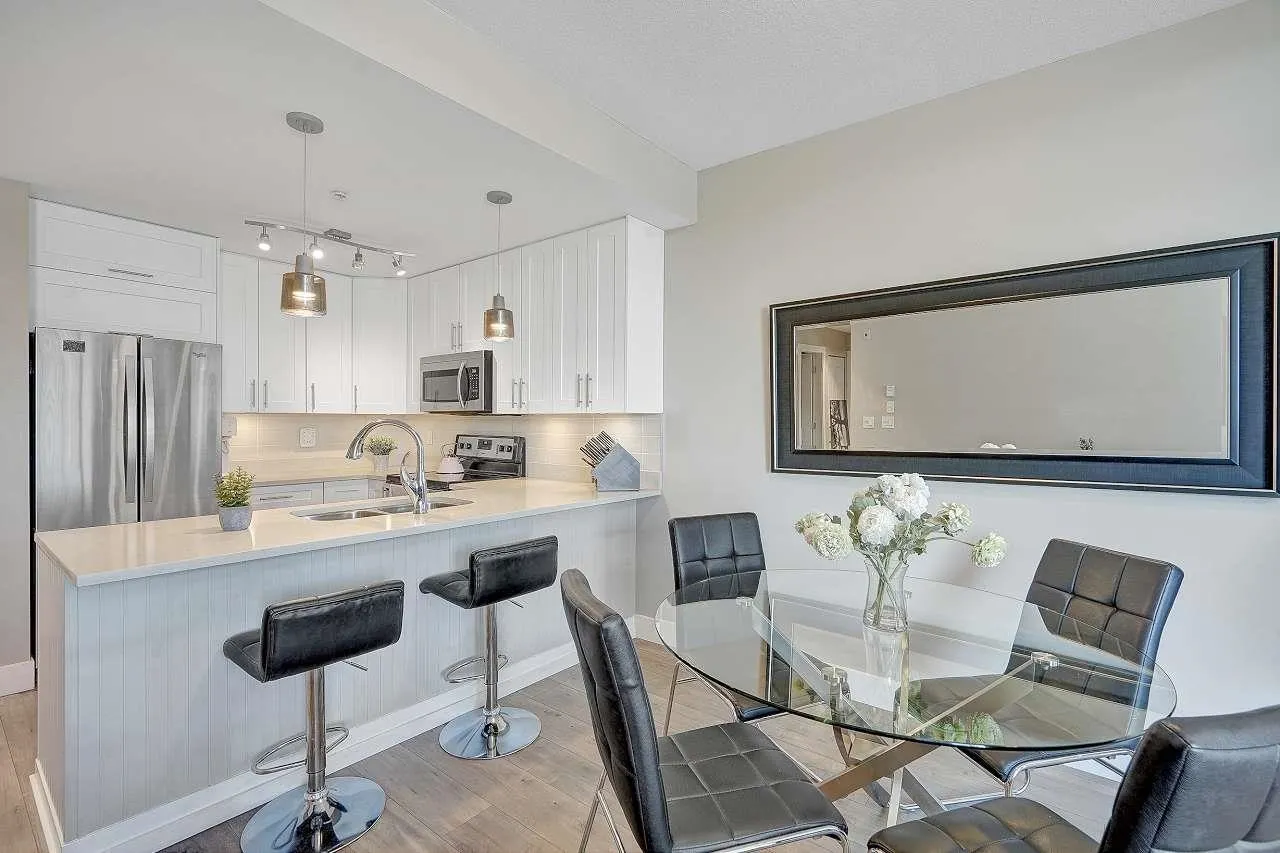 15350 16a Avenue #4th floor