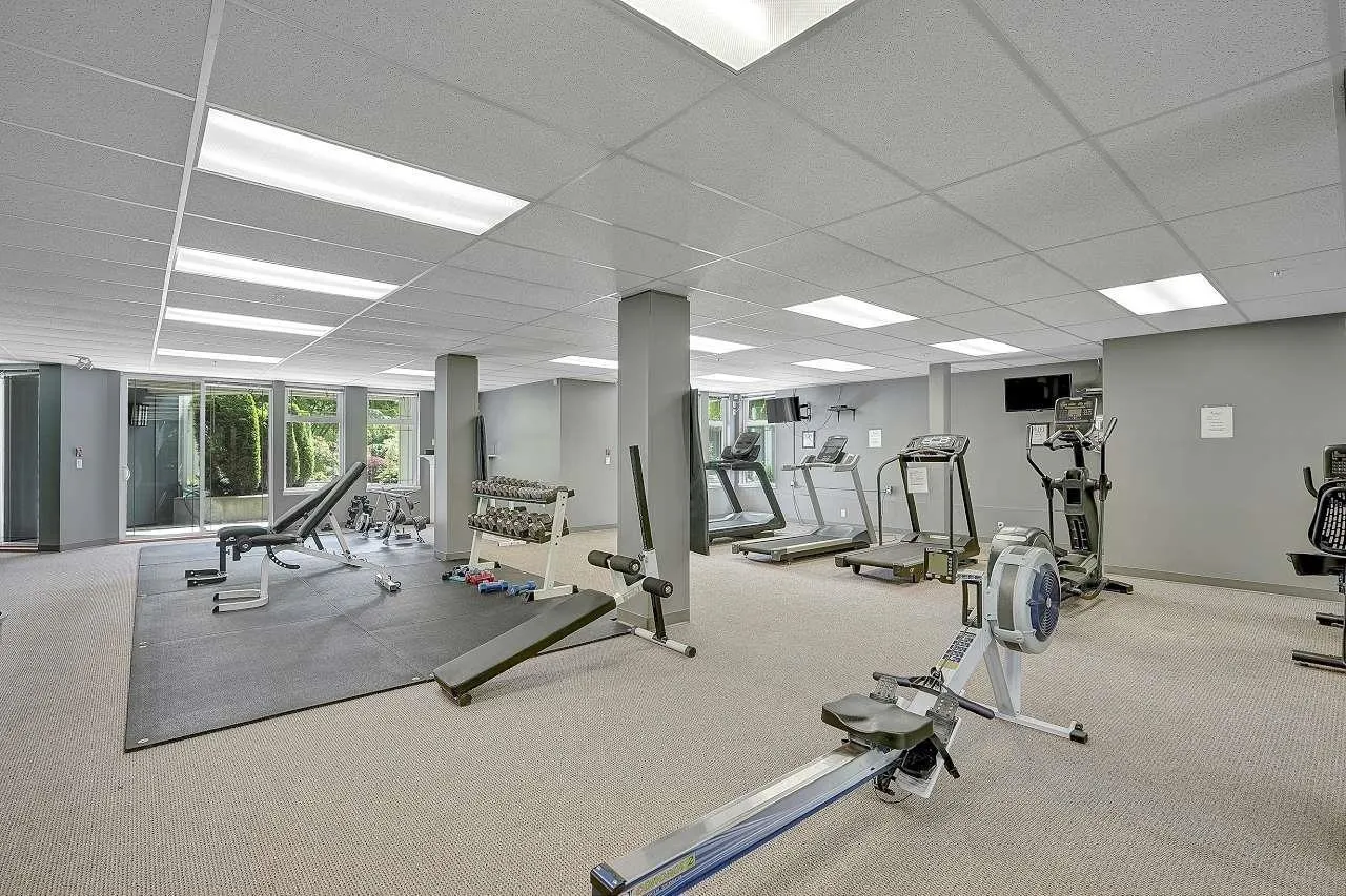 15350 16a Avenue #4th floor