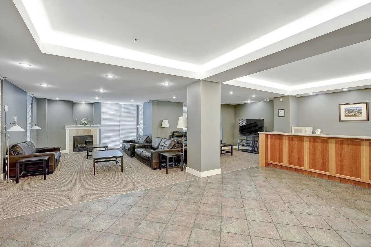 15350 16a Avenue #4th floor