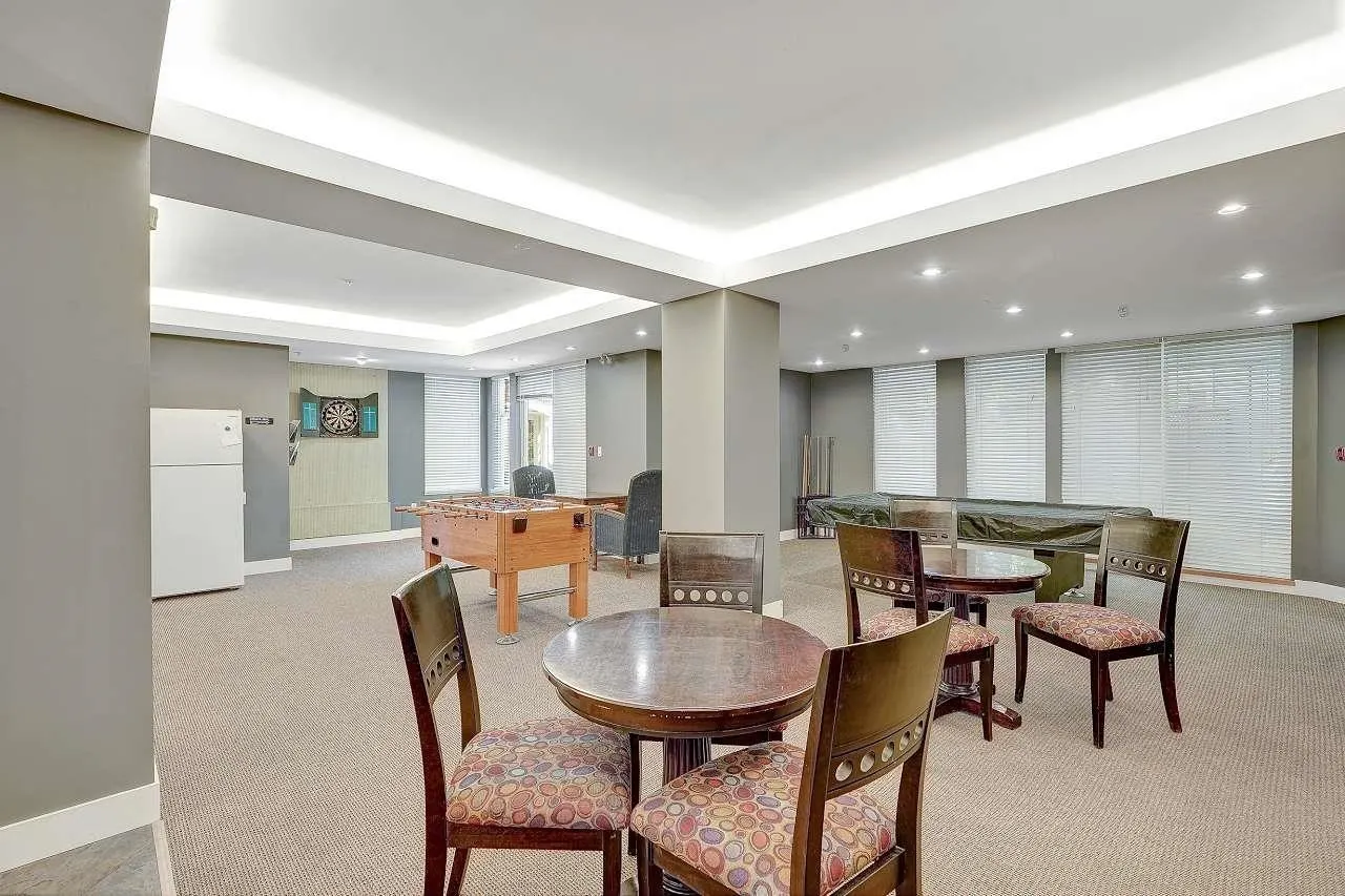 15350 16a Avenue #4th floor