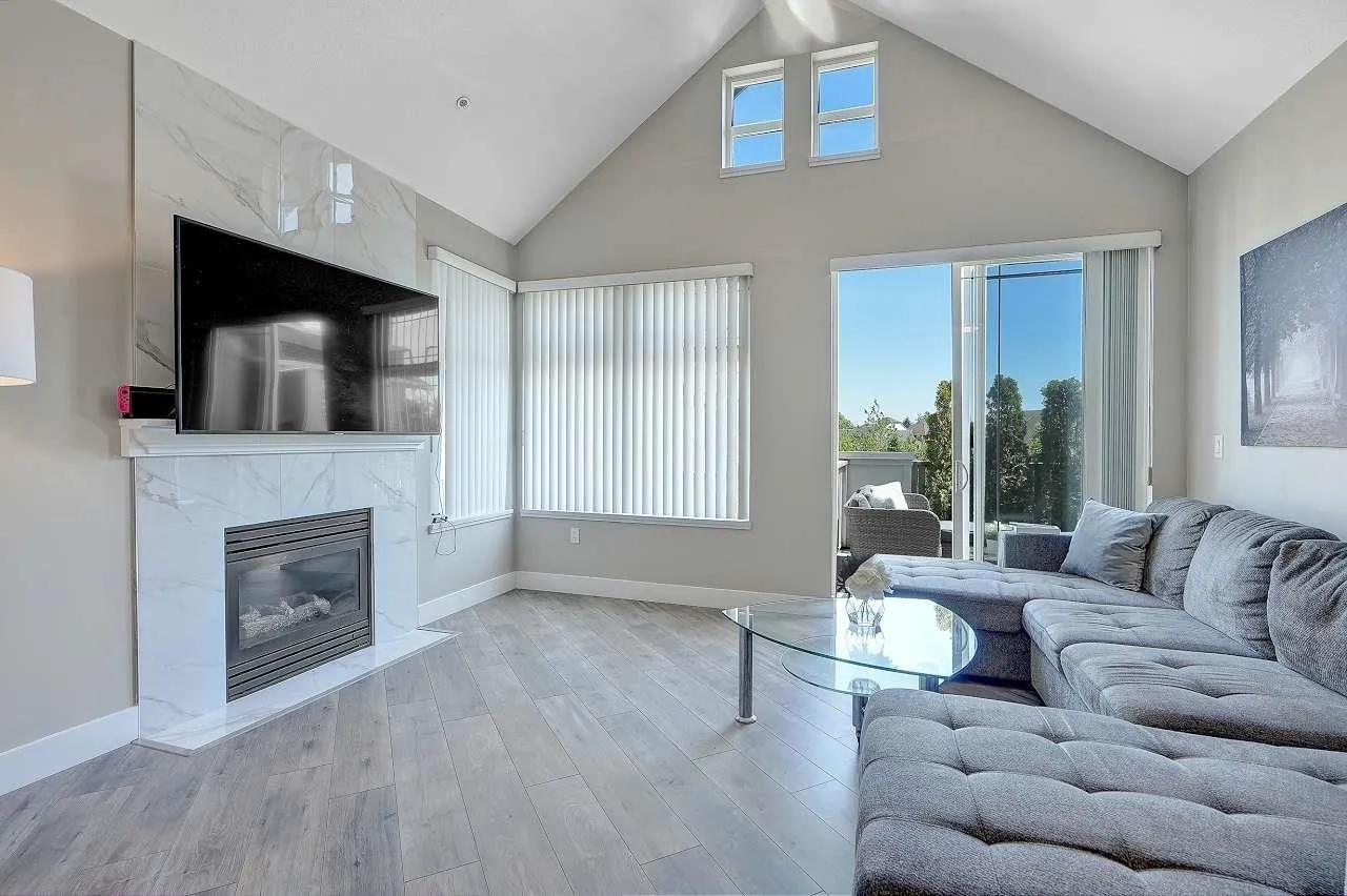 15350 16a Avenue #4th floor