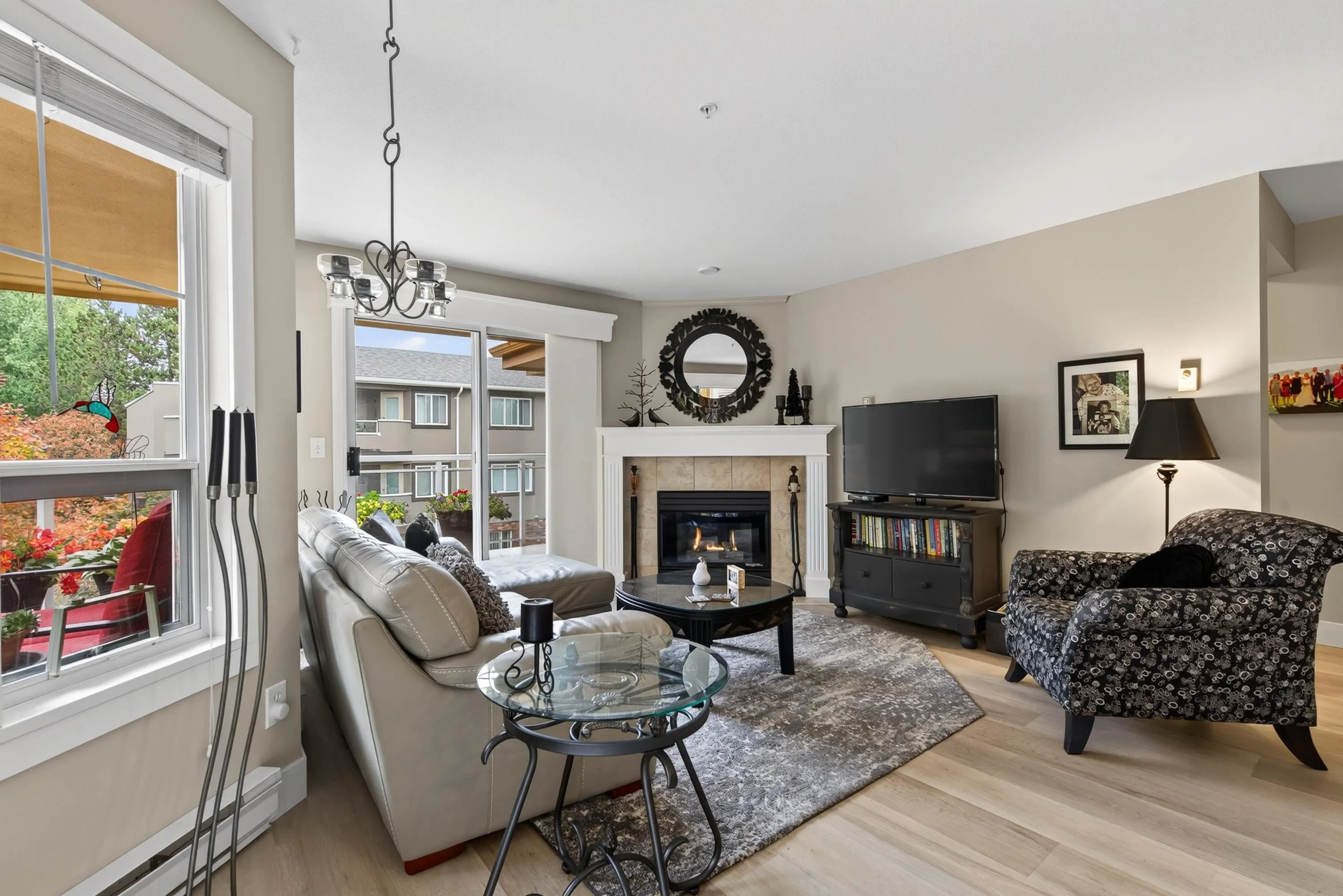 15155 22 Avenue #305