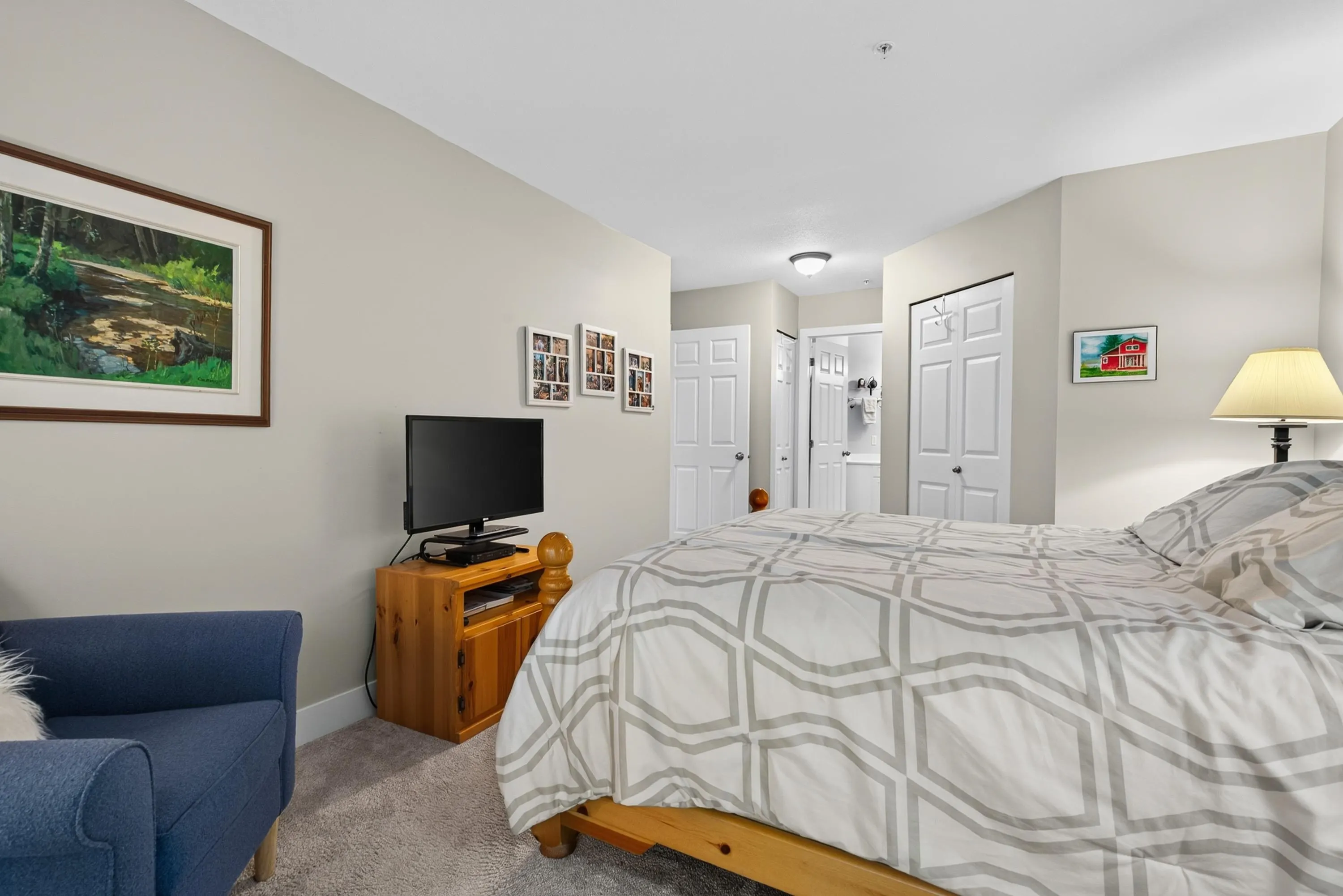 15155 22 Avenue #305