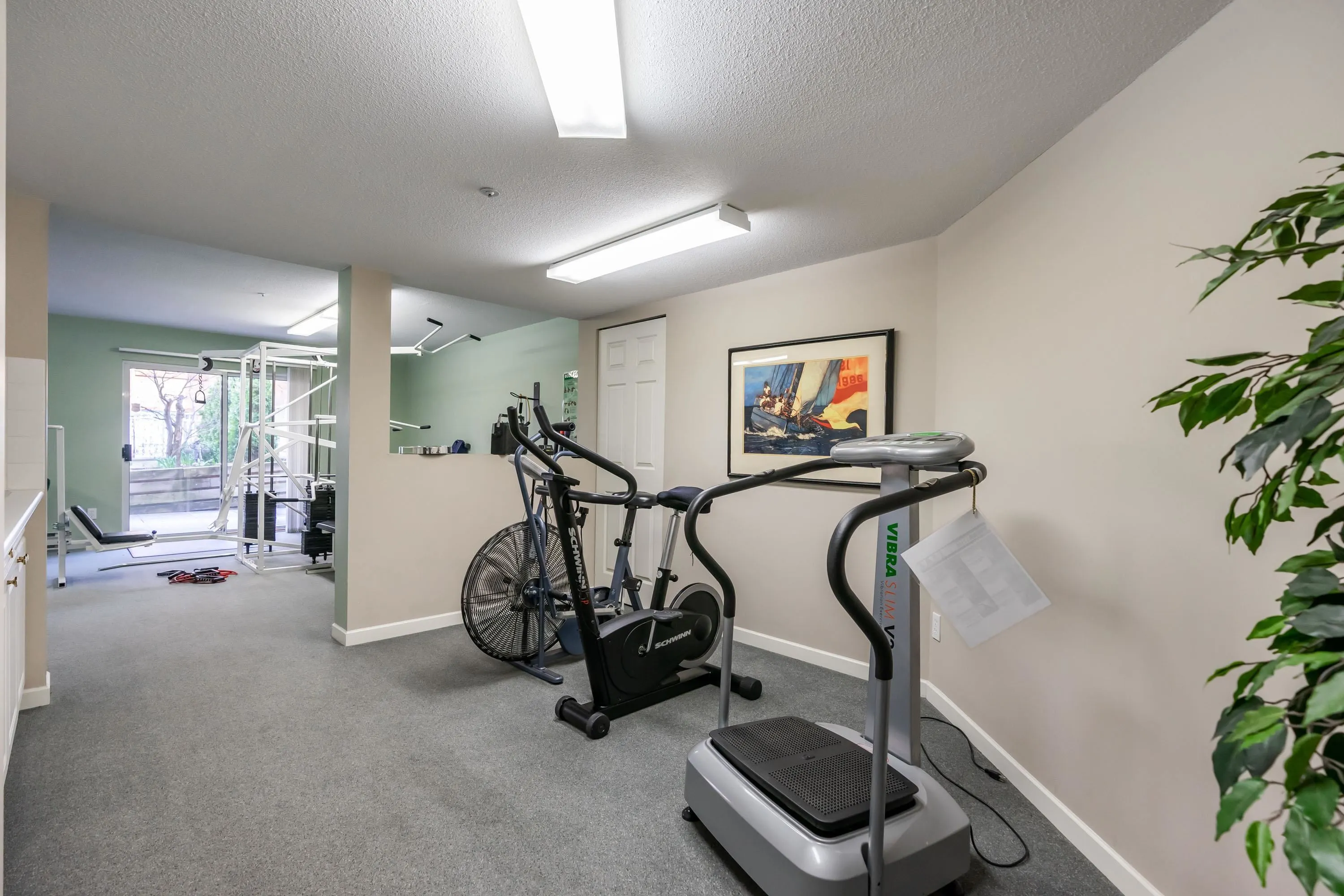 15155 22 Avenue #305
