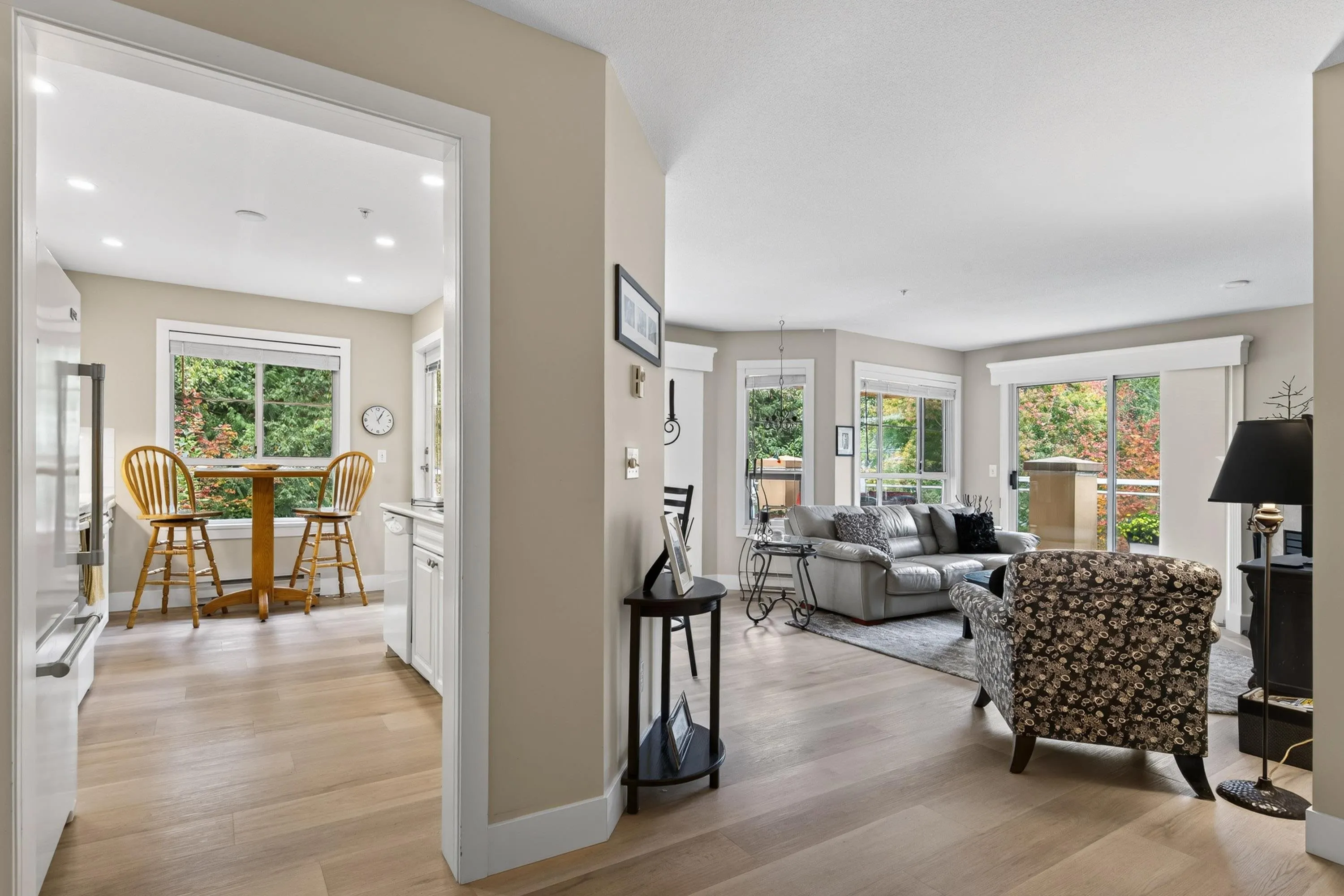 15155 22 Avenue #305