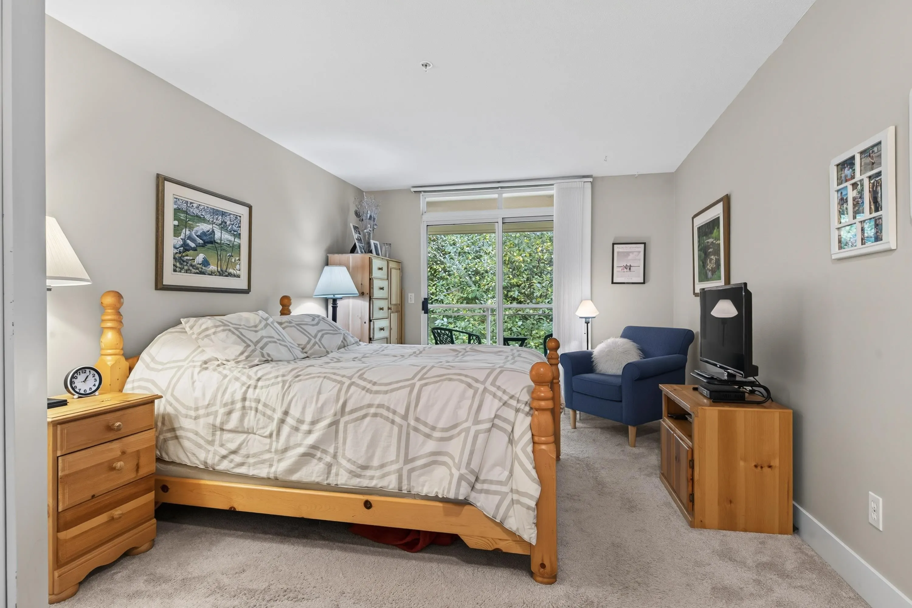 15155 22 Avenue #305