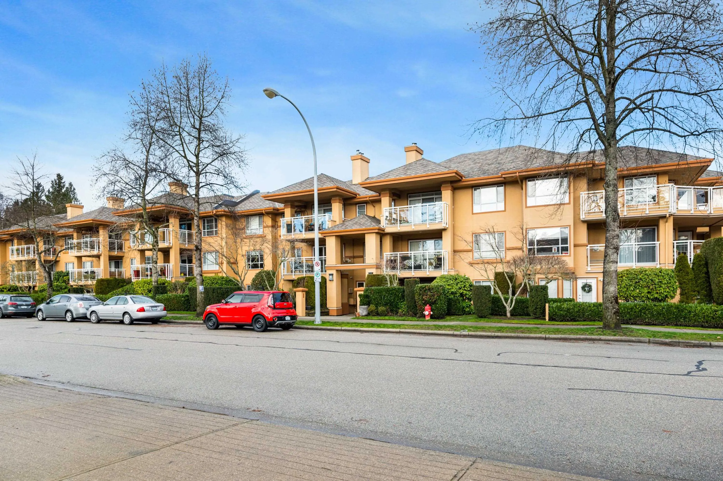 15155 22 Avenue #305