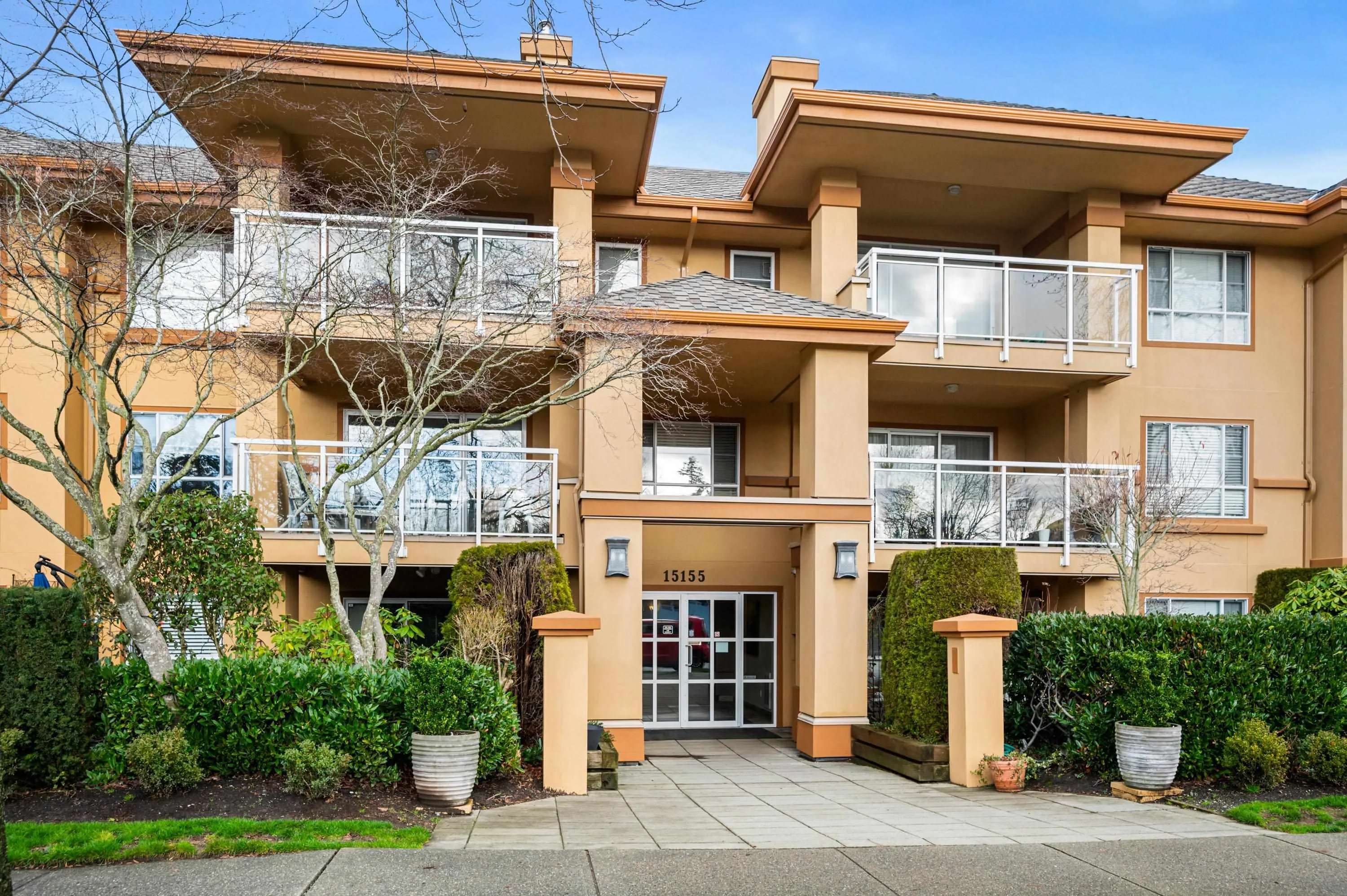 15155 22 Avenue #305