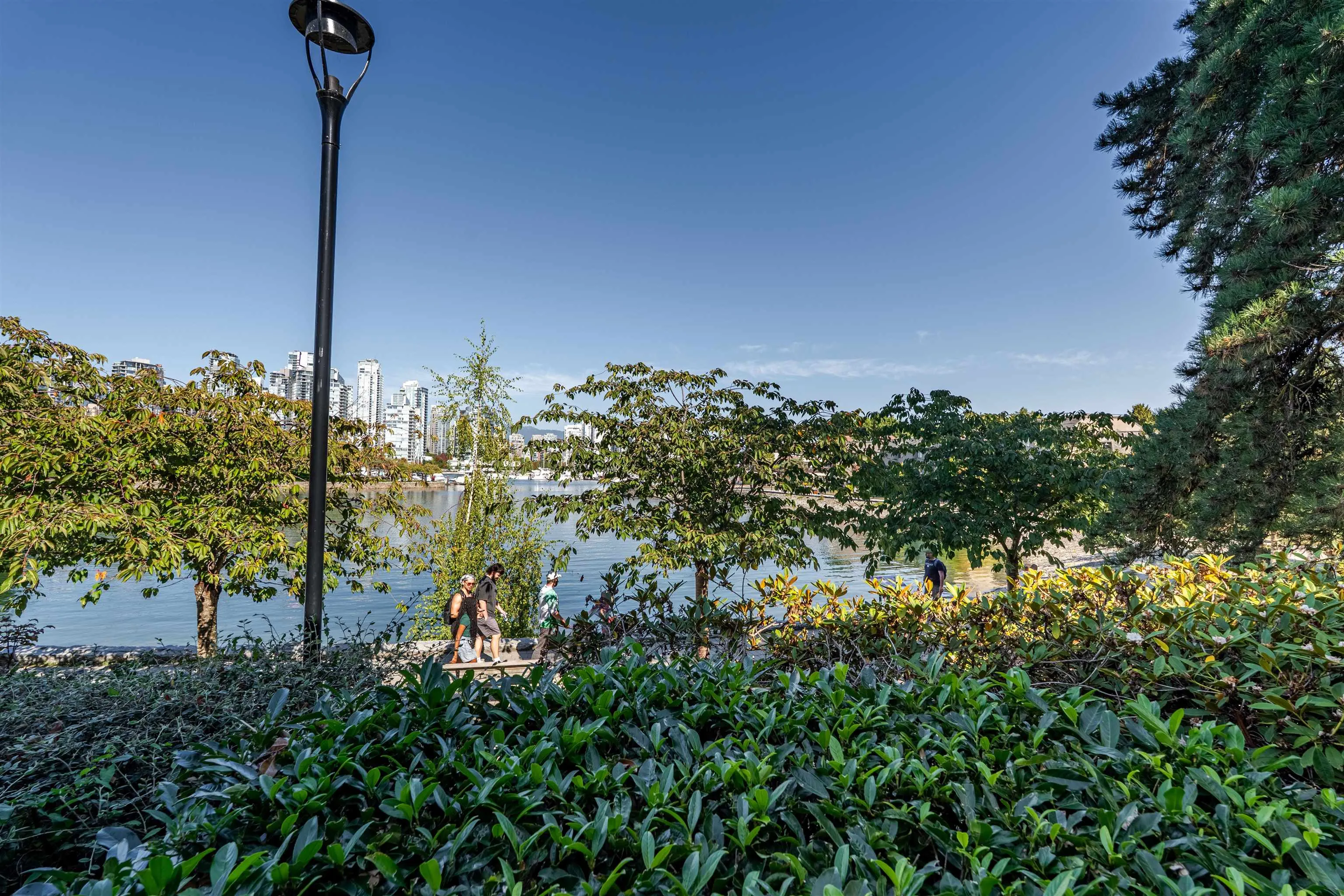 1200 Island Park Walk
