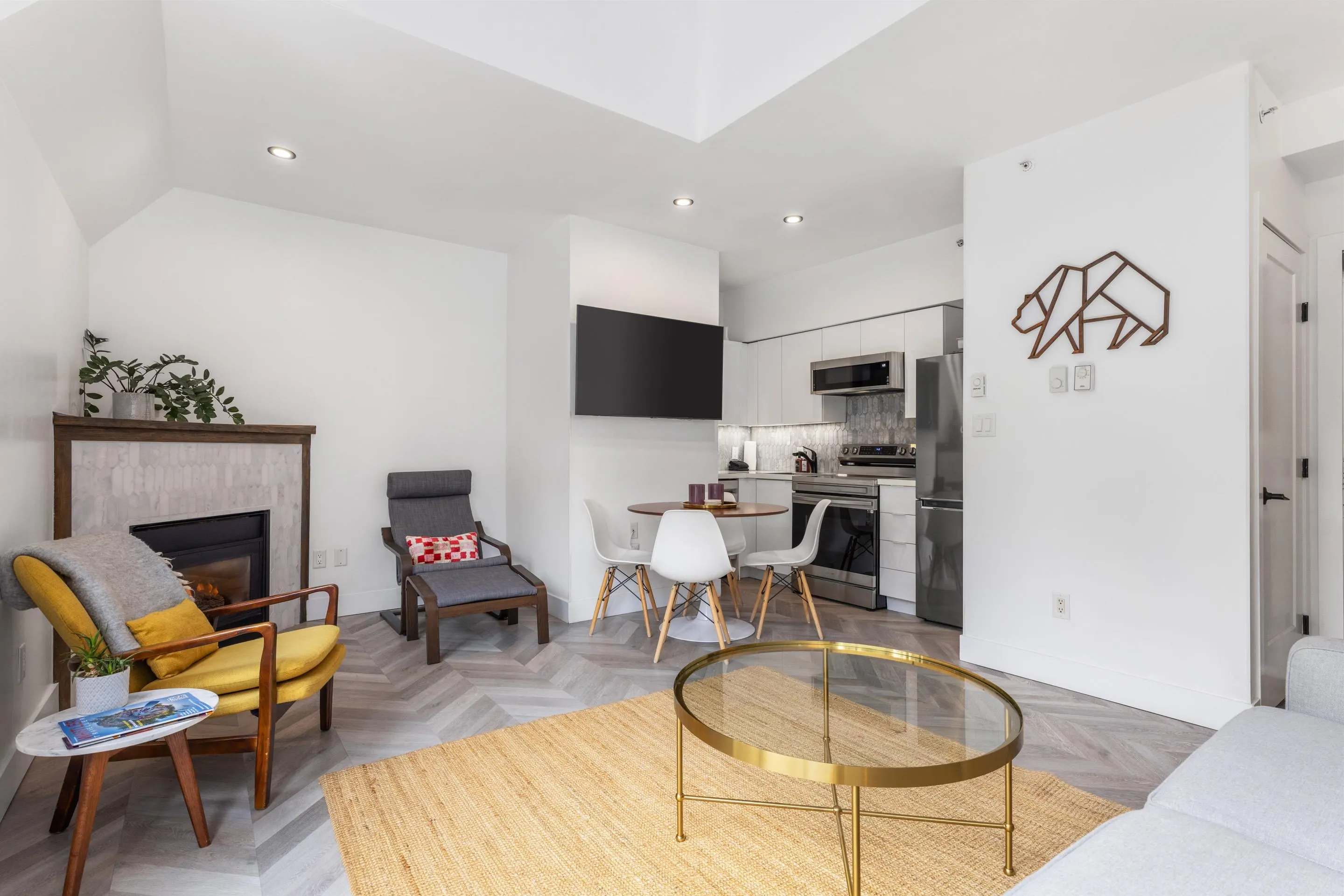4369 Main Street #501