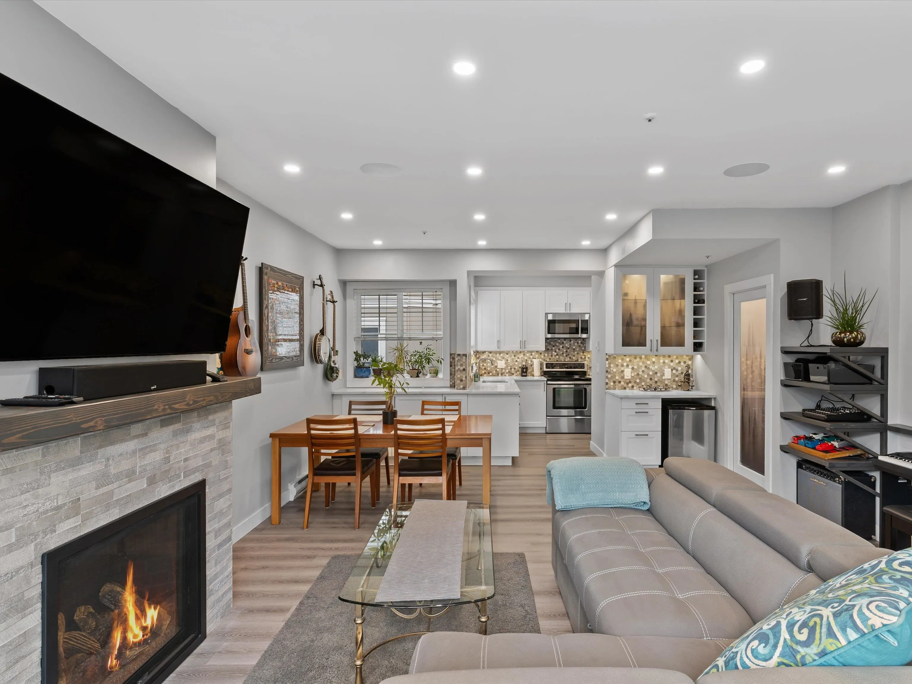 2422 Hawthorne Avenue #17
