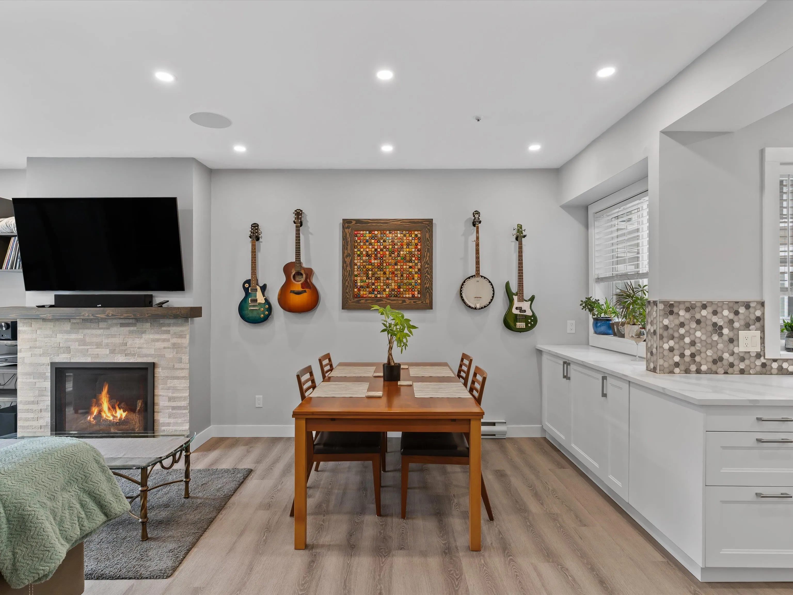 2422 Hawthorne Avenue #17