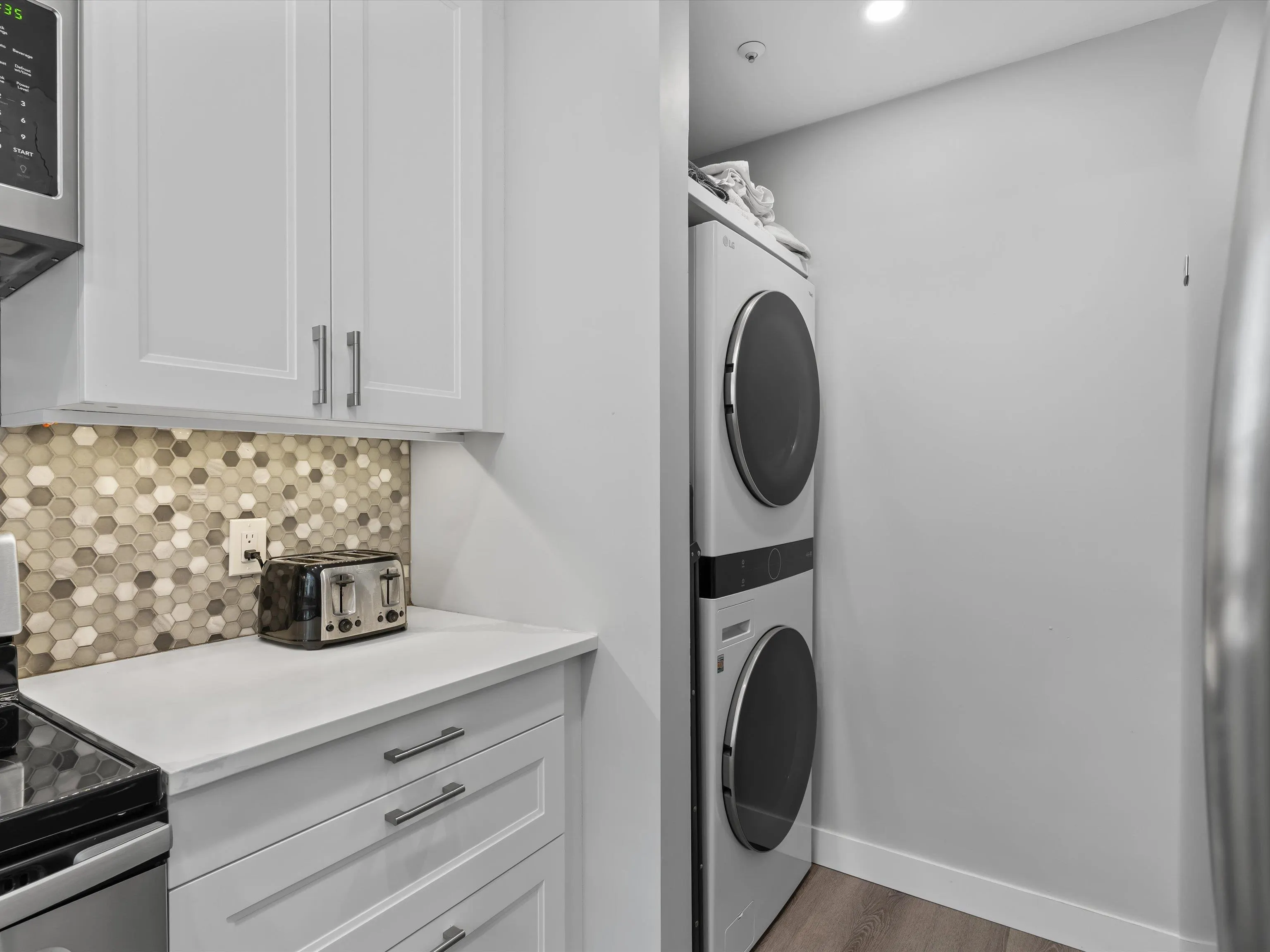 2422 Hawthorne Avenue #17