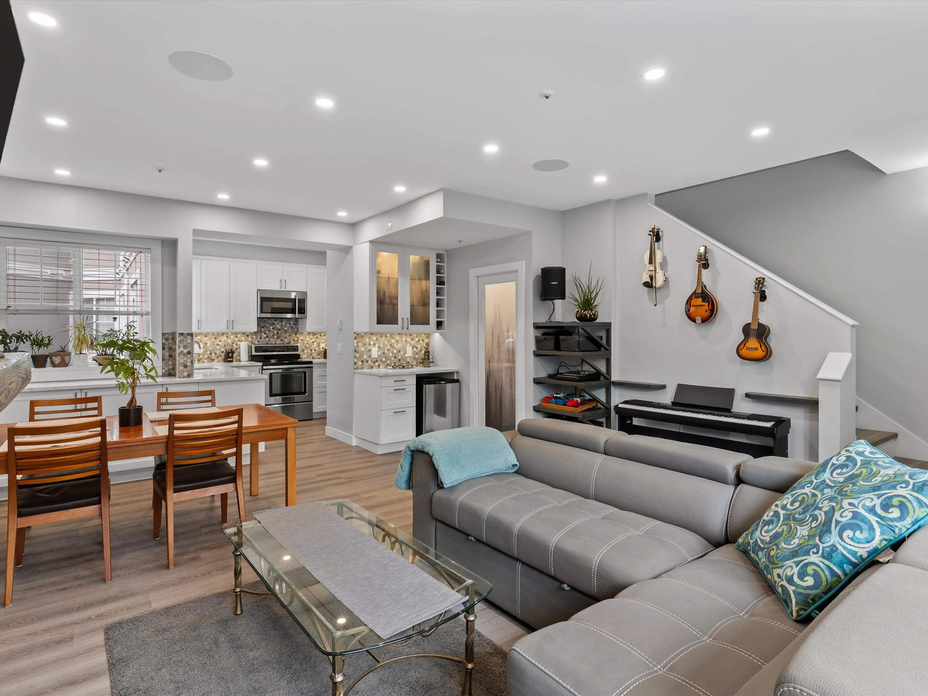 2422 Hawthorne Avenue #17