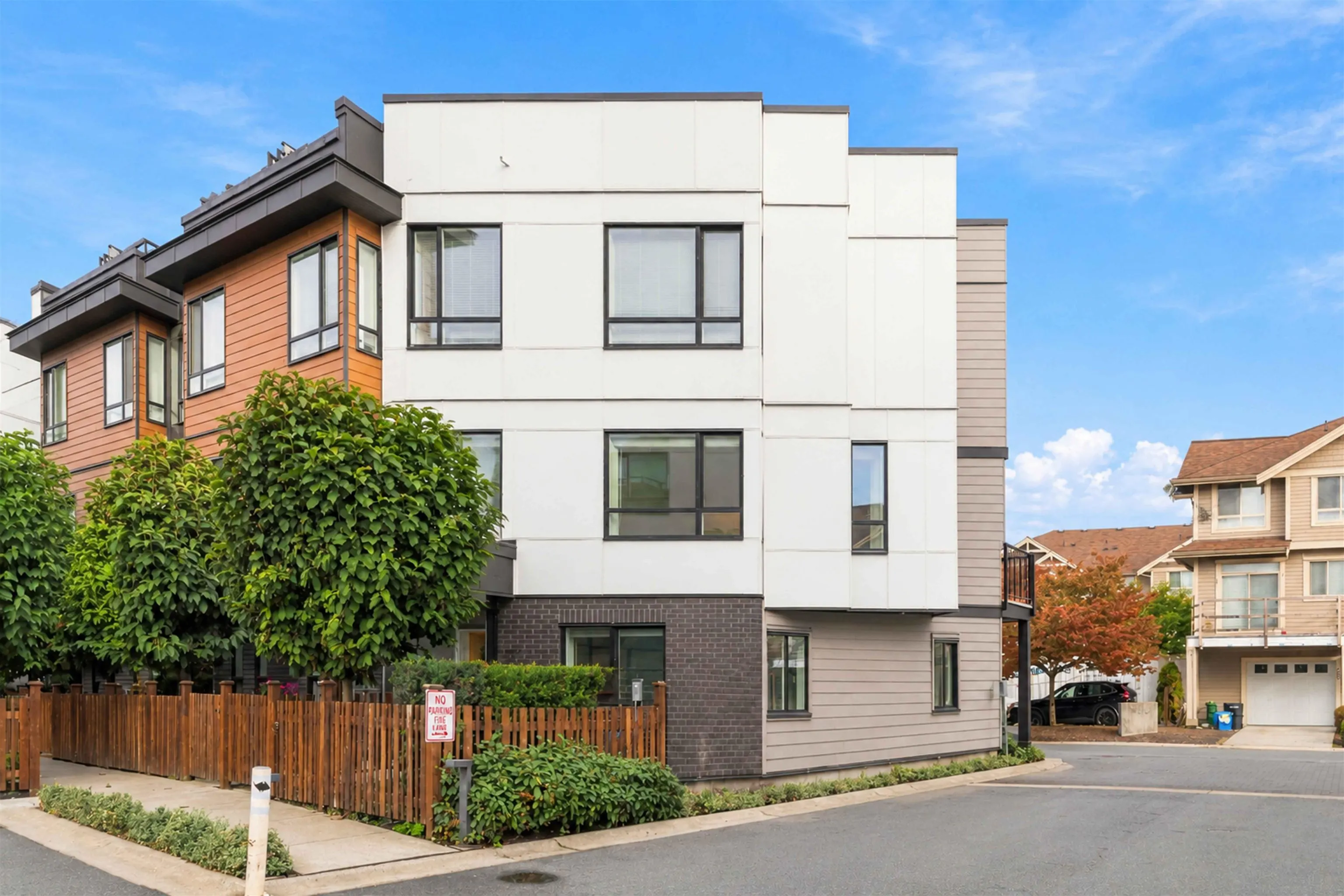 19749 55 Avenue #26