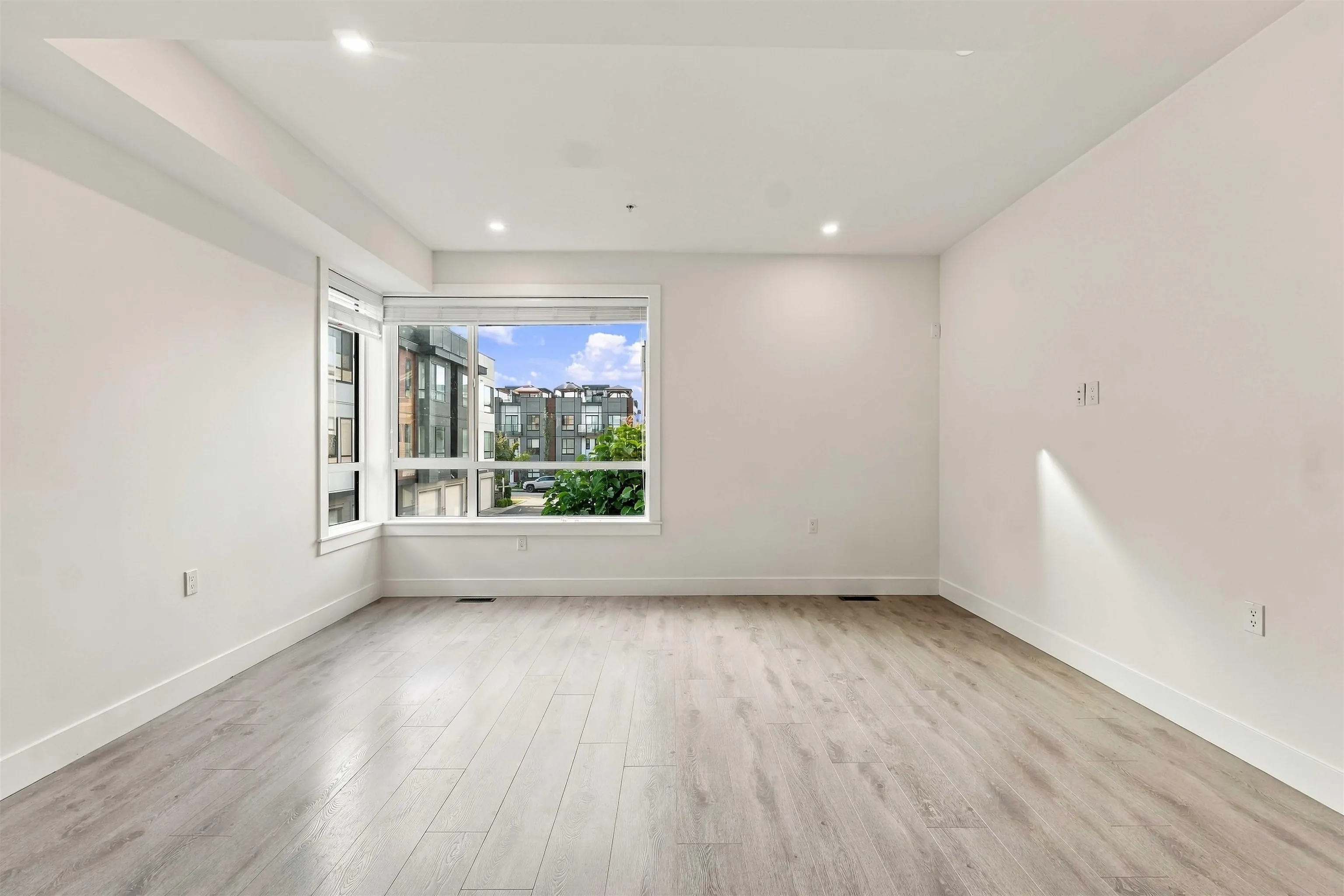 19749 55 Avenue #26