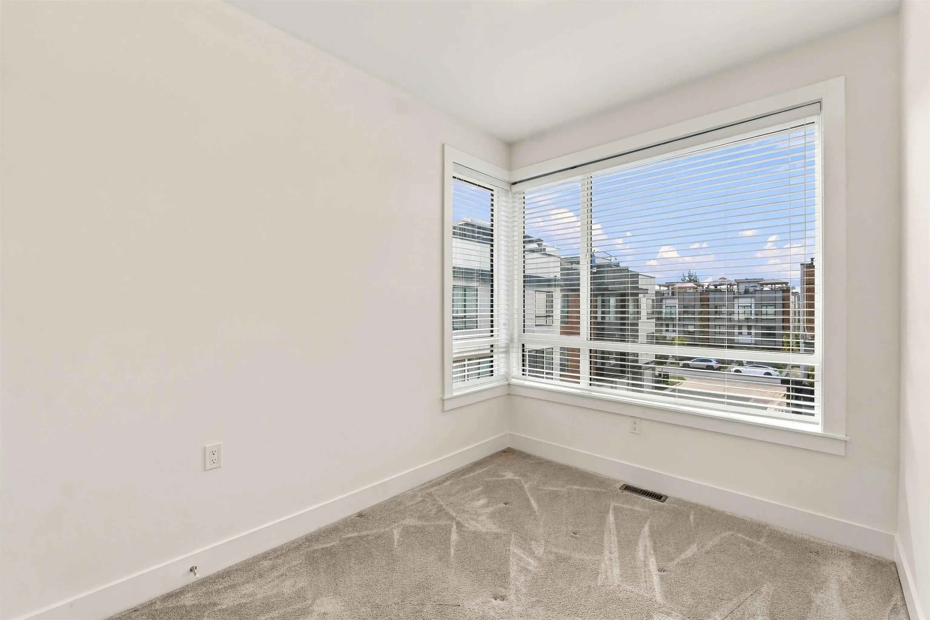 19749 55 Avenue #26