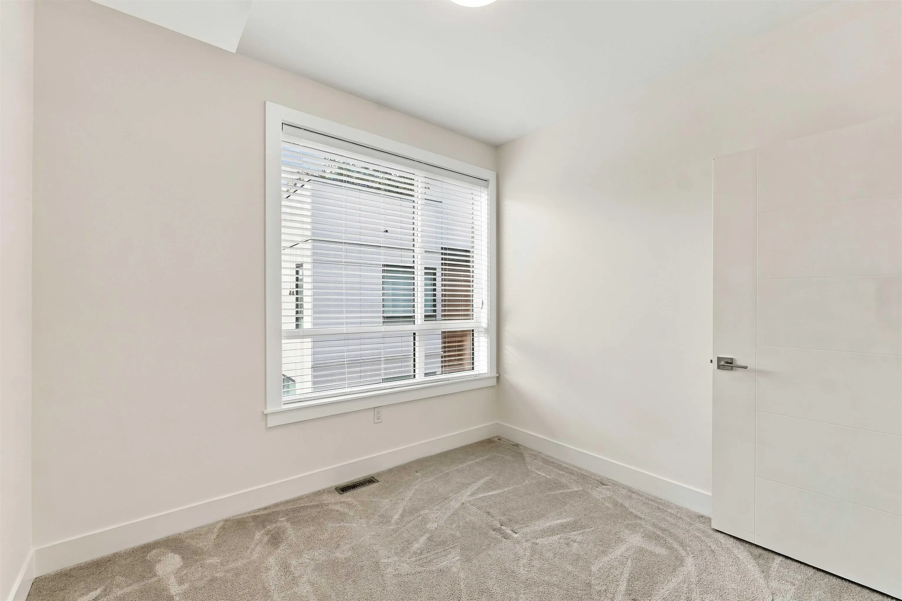 19749 55 Avenue #26