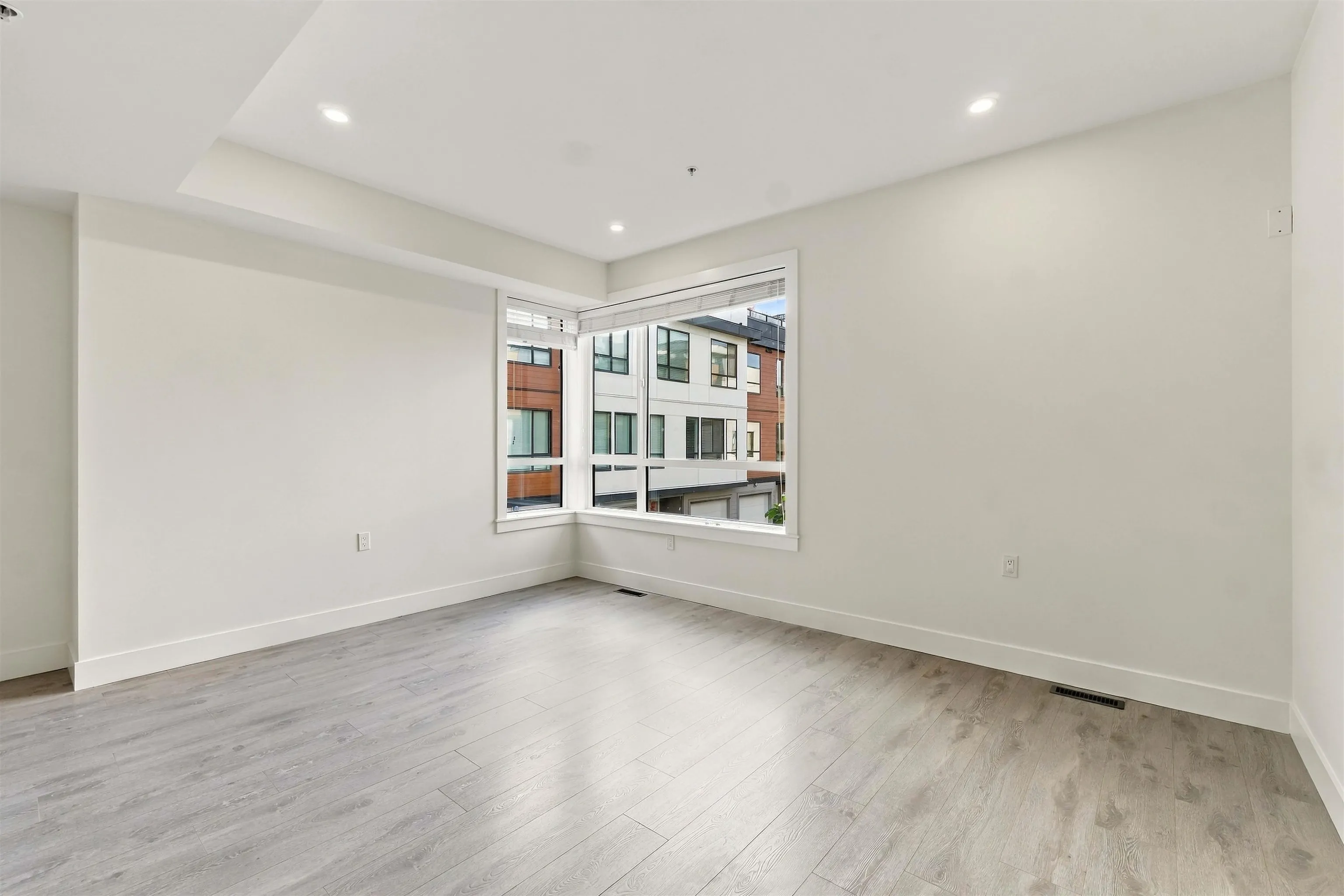 19749 55 Avenue #26