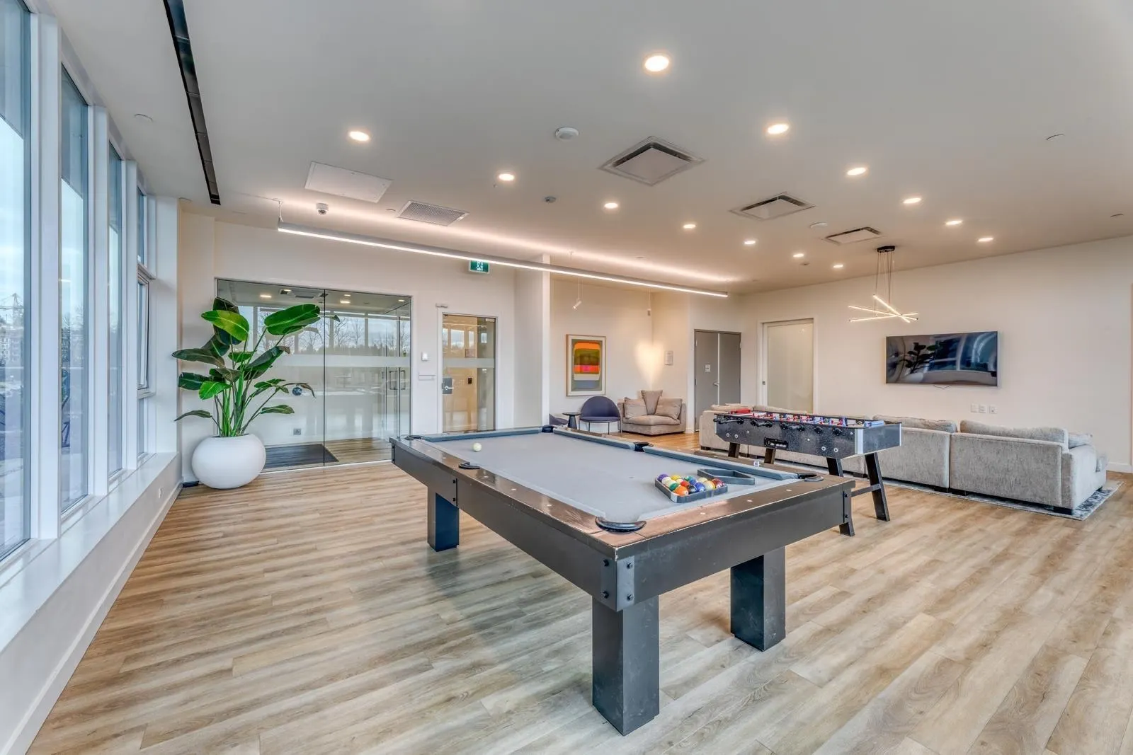 308 Alderson Avenue #809