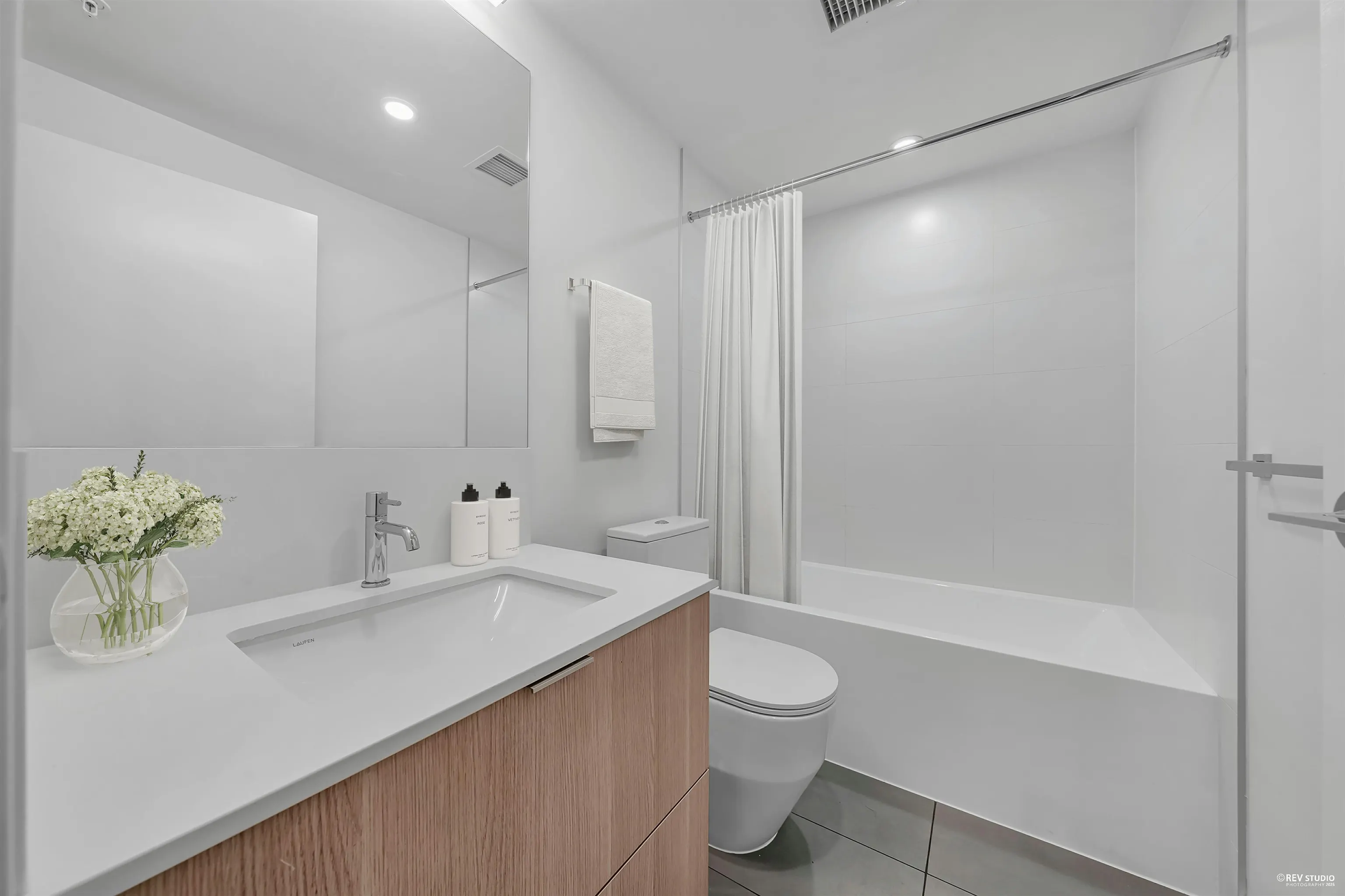 308 Alderson Avenue #809