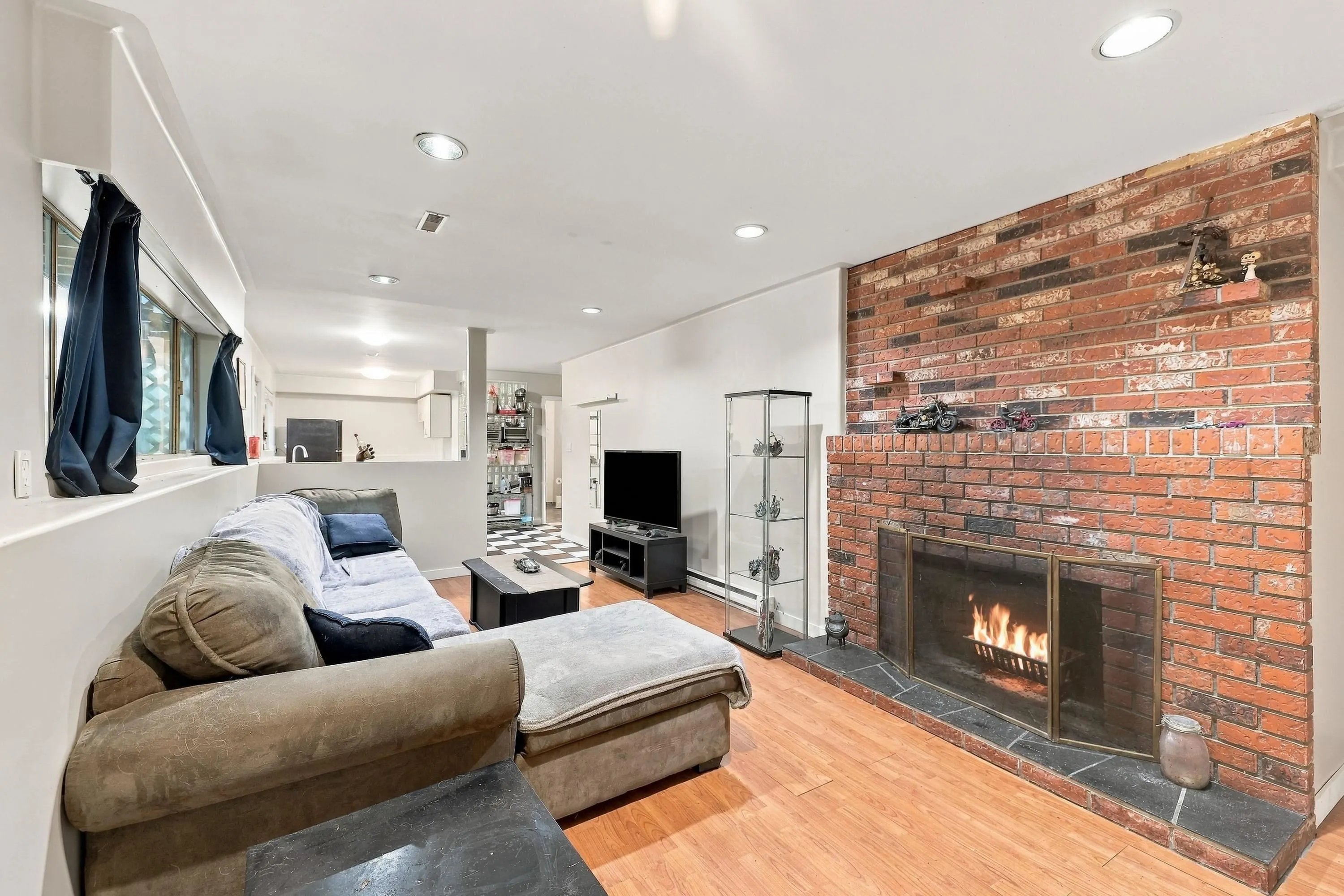 14373 115 Avenue