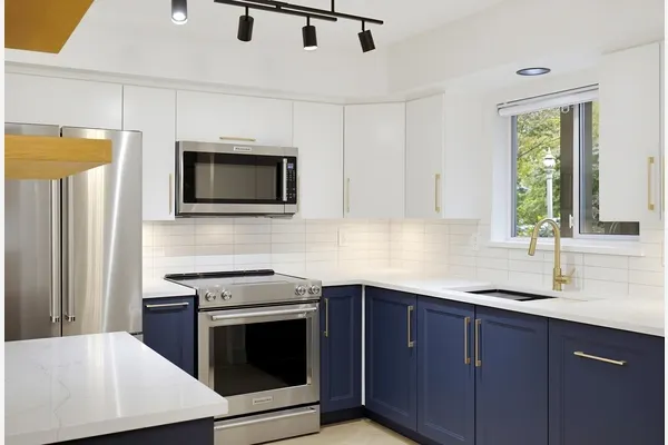 20556 113 Avenue #105
