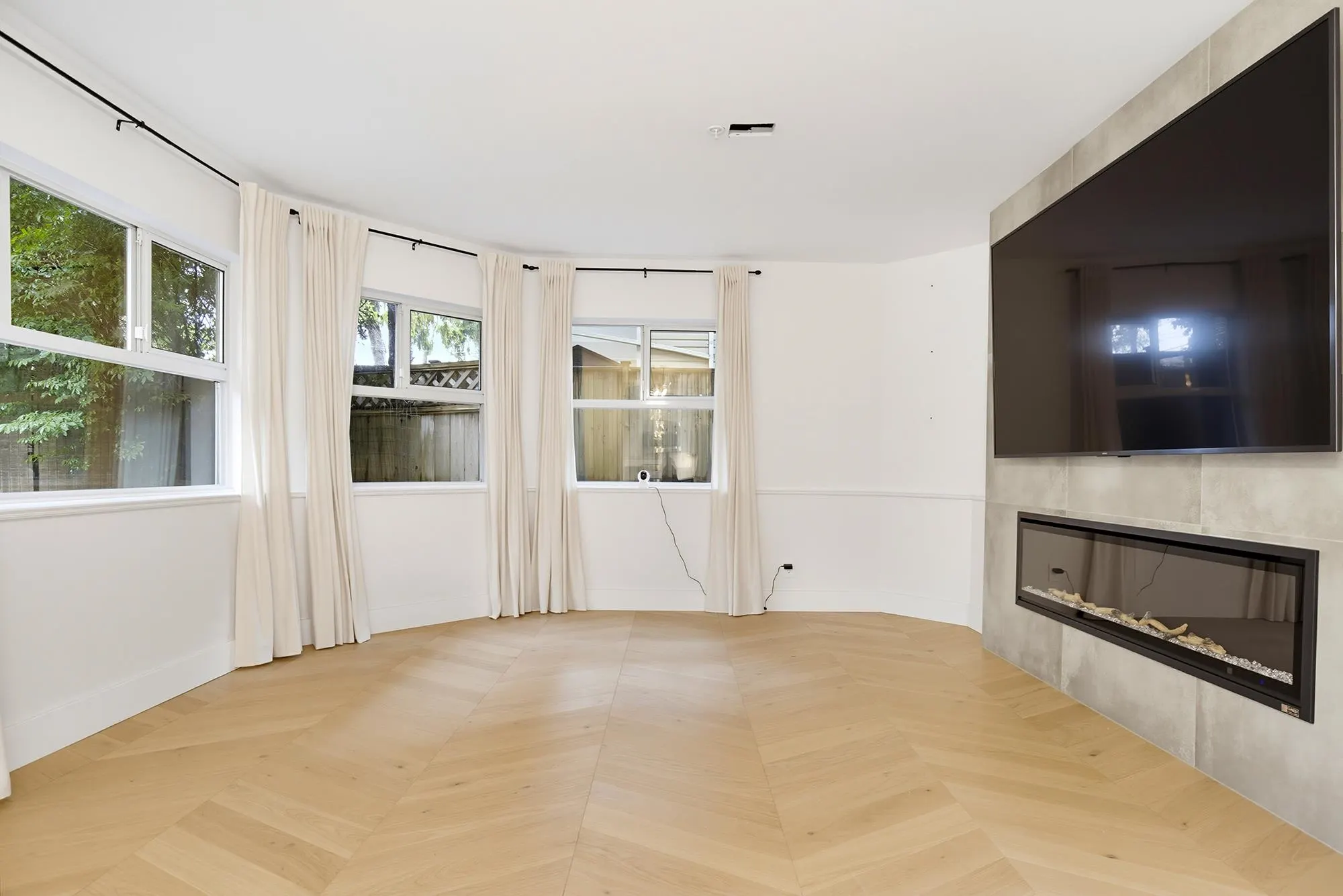20556 113 Avenue #105