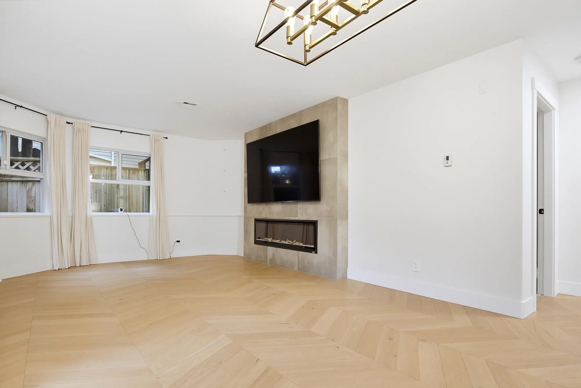 20556 113 Avenue #105
