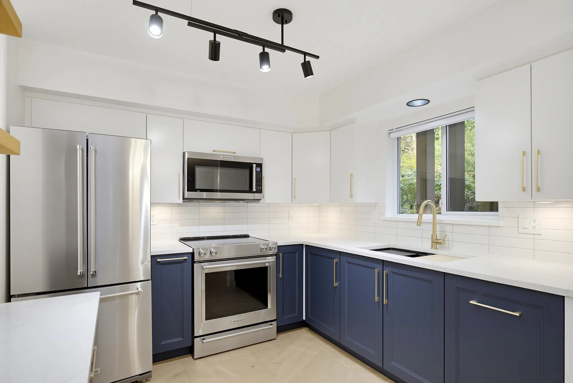 20556 113 Avenue #105